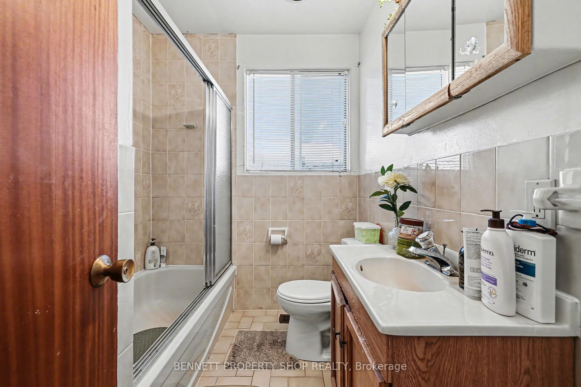 Photo 7 of 1112 Cobden Road, Ottawa, Parkway Park — HOMEH