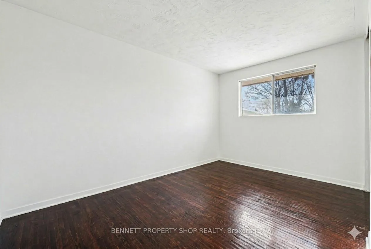 Photo 8 of 1112 Cobden Road, Ottawa, Parkway Park — HOMEH