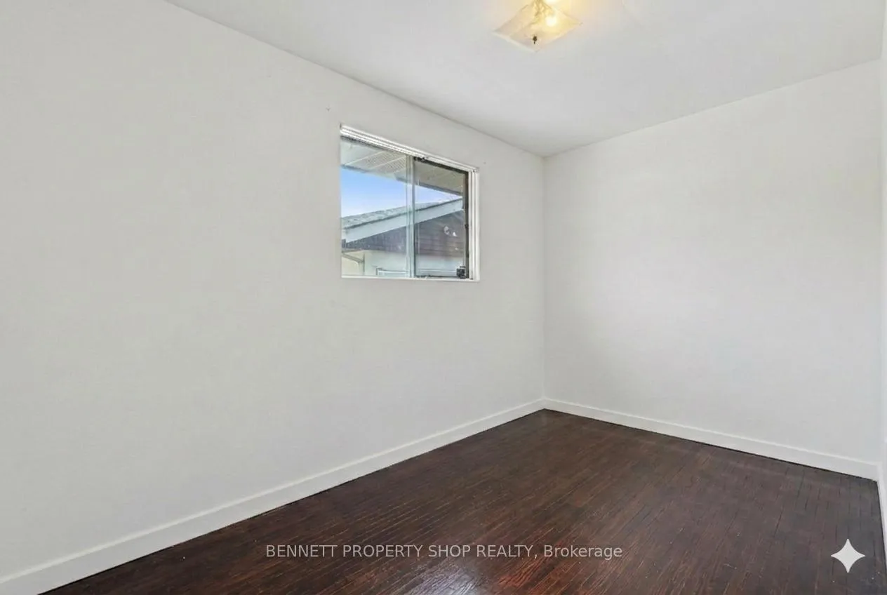 Photo 9 of 1112 Cobden Road, Ottawa, Parkway Park — HOMEH