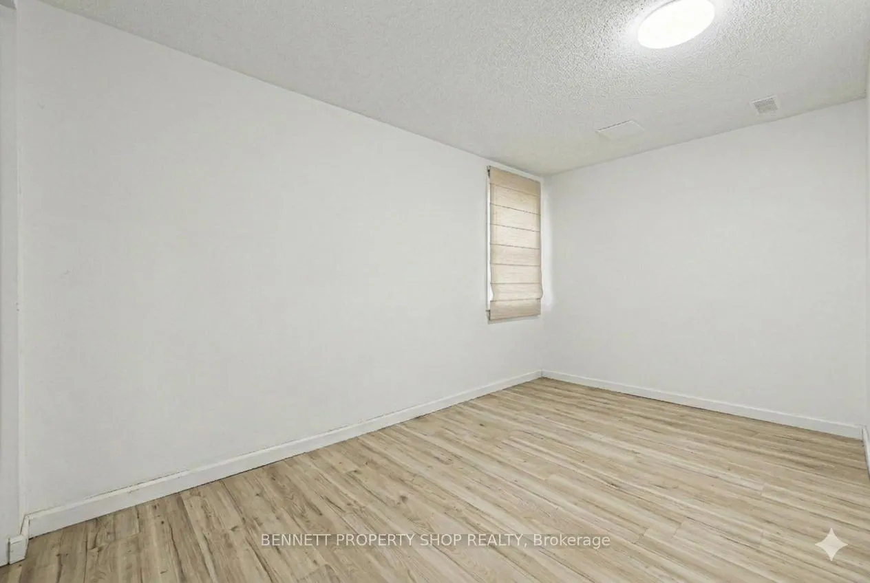 Photo 12 of 1112 Cobden Road, Ottawa, Parkway Park — HOMEH