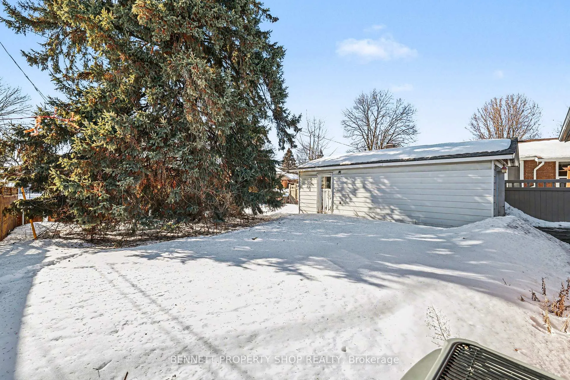 Photo 15 of 1112 Cobden Road, Ottawa, Parkway Park — HOMEH