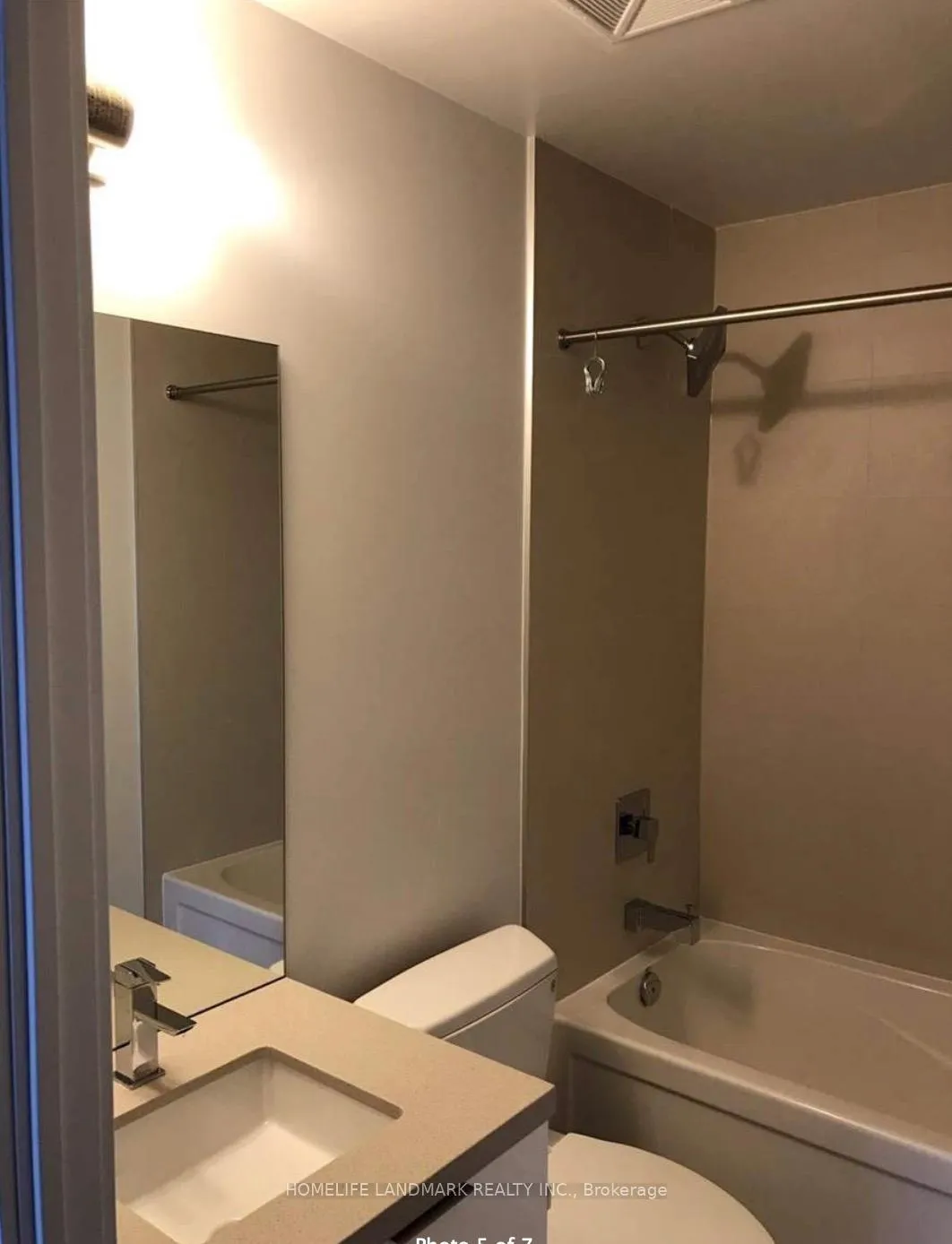 Photo 5 of Unit 1912, 8 Eglinton Avenue E, Toronto, Yonge-Eglinton — HOMEH