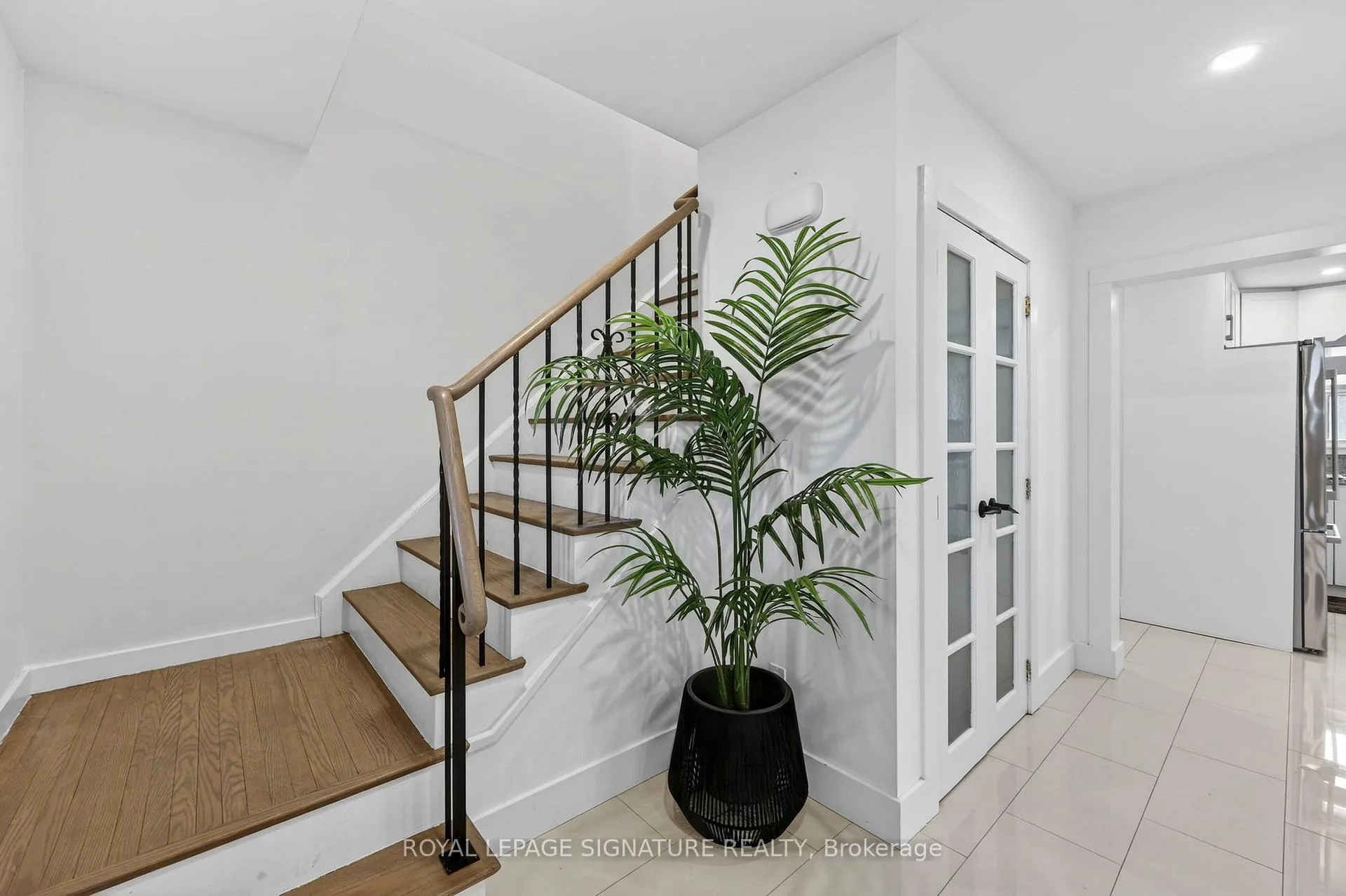 Photo 5 of 41 Wild Cherry Lane, Markham, Royal Orchard — HOMEH