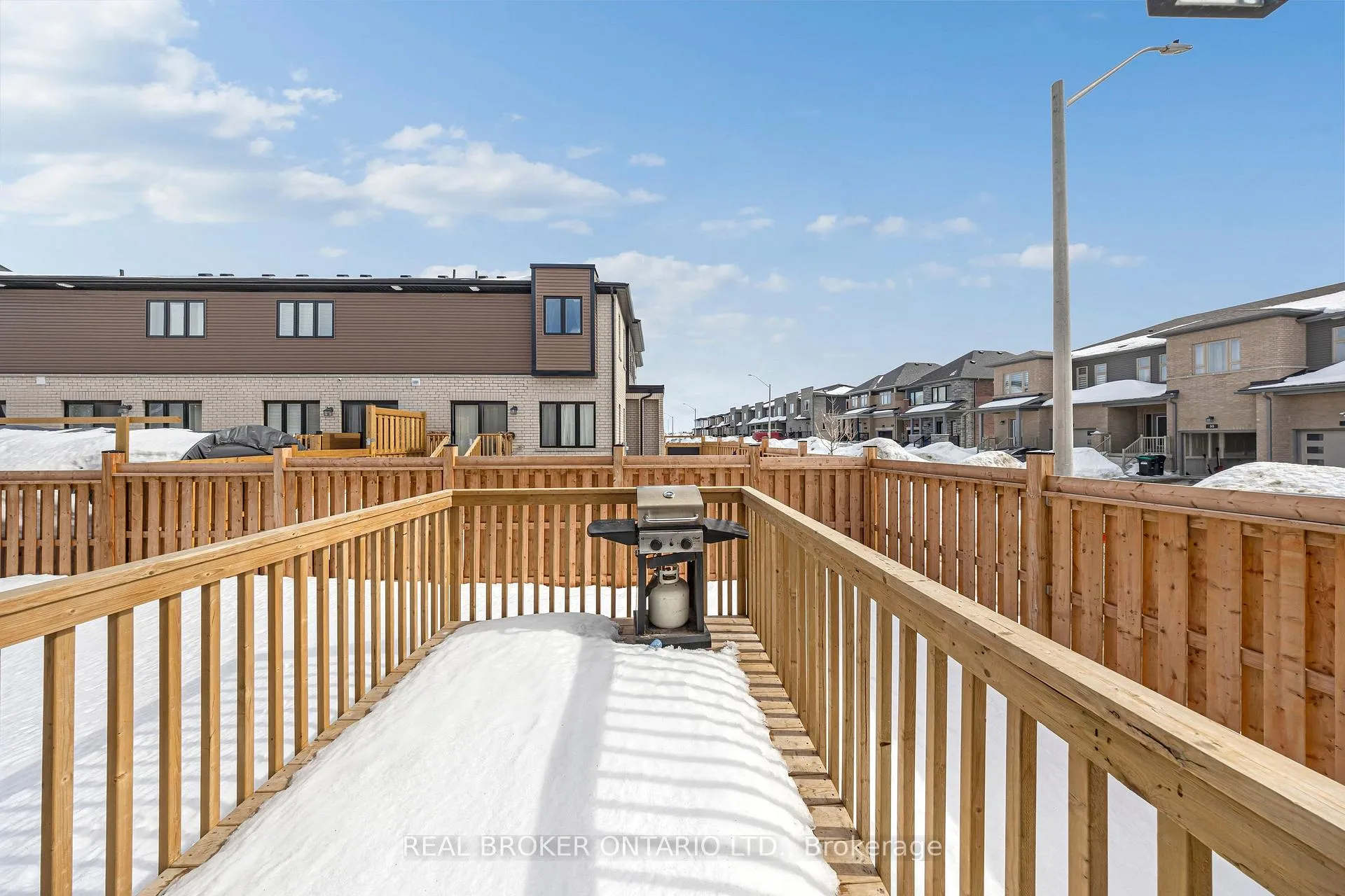 Photo 22 of 48 Barnyard Trail, Barrie, Rural Barrie Southeast — HOMEH