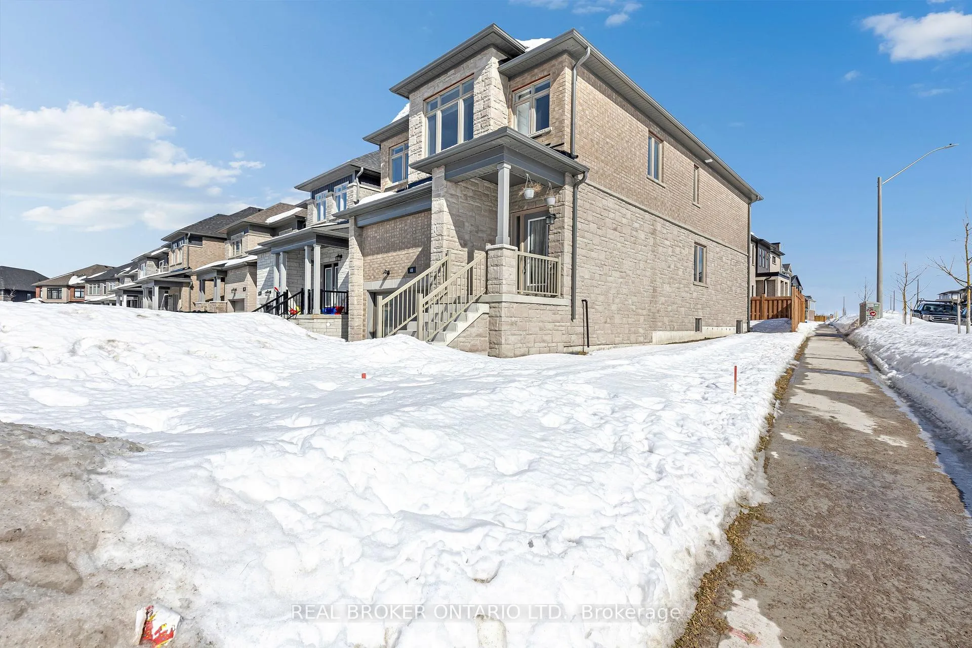 Photo 41 of 48 Barnyard Trail, Barrie, Rural Barrie Southeast — HOMEH