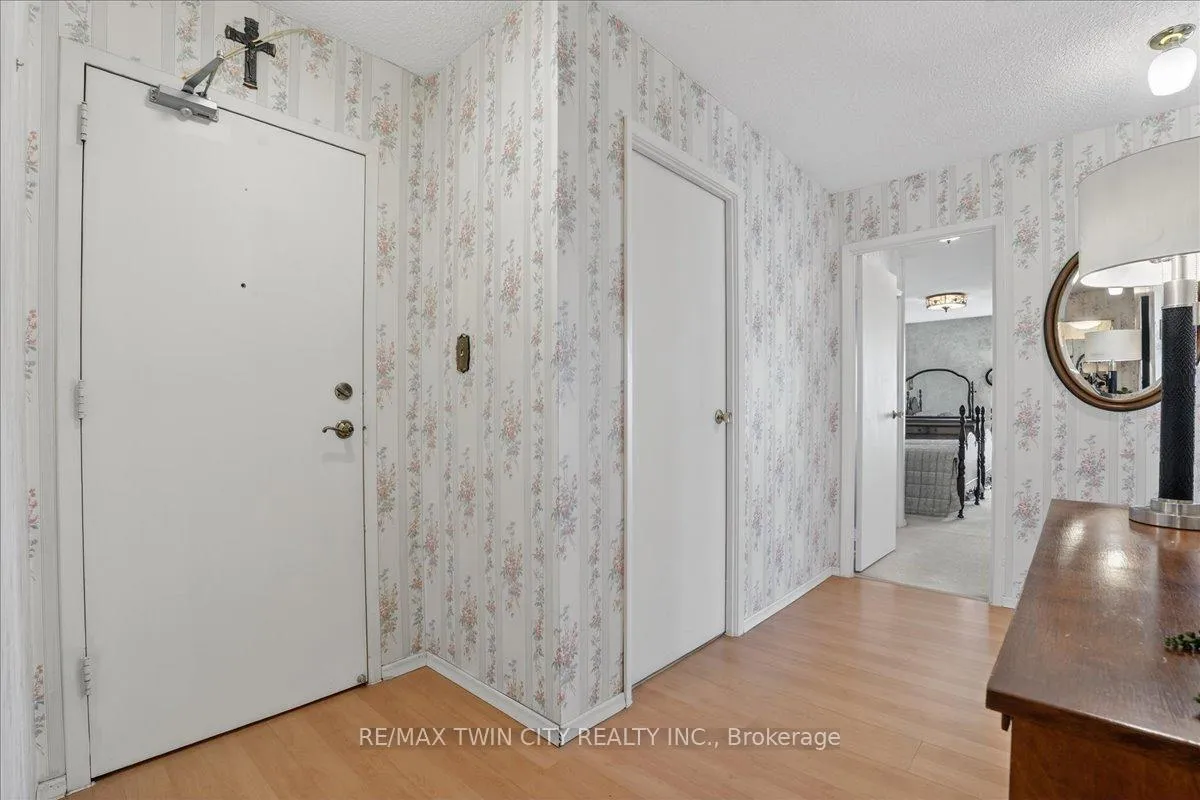 Photo 3 of Unit 706, 19 Woodlawn Road E, Guelph, Riverside Park — HOMEH