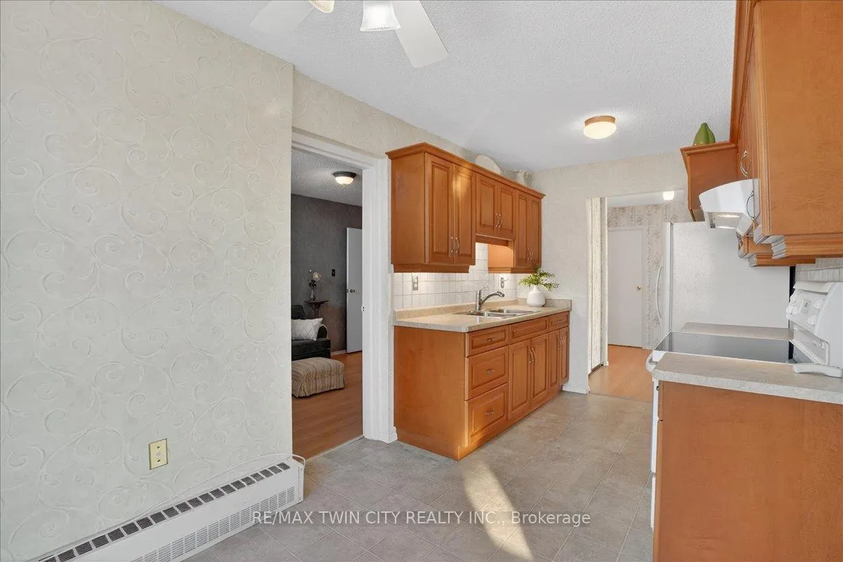 Photo 16 of Unit 706, 19 Woodlawn Road E, Guelph, Riverside Park — HOMEH