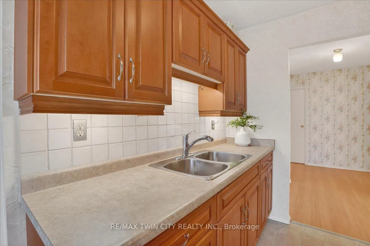 Photo 20 of Unit 706, 19 Woodlawn Road E, Guelph, Riverside Park — HOMEH