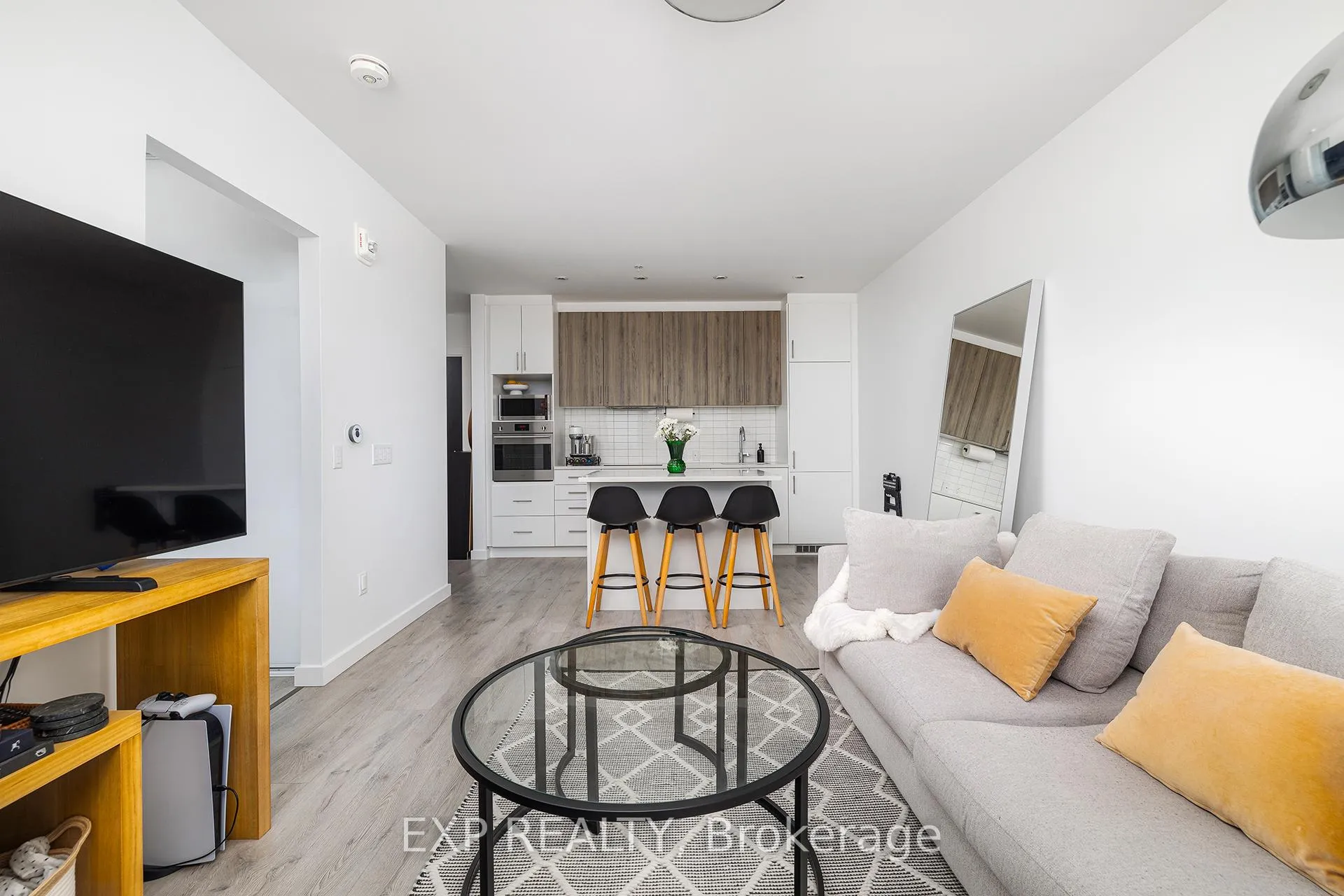 Photo 4 of Unit 1703, 181 King Street S, Waterloo, Uptown West — HOMEH