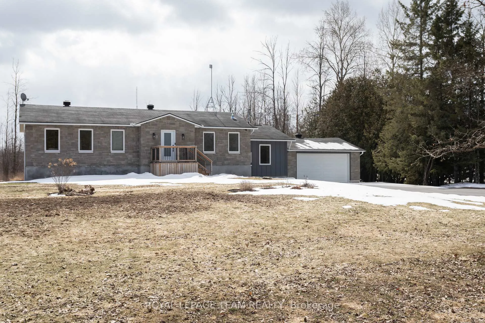 Photo 2 of 2071 8th Line, Beckwith, Beckwith Twp — HOMEH