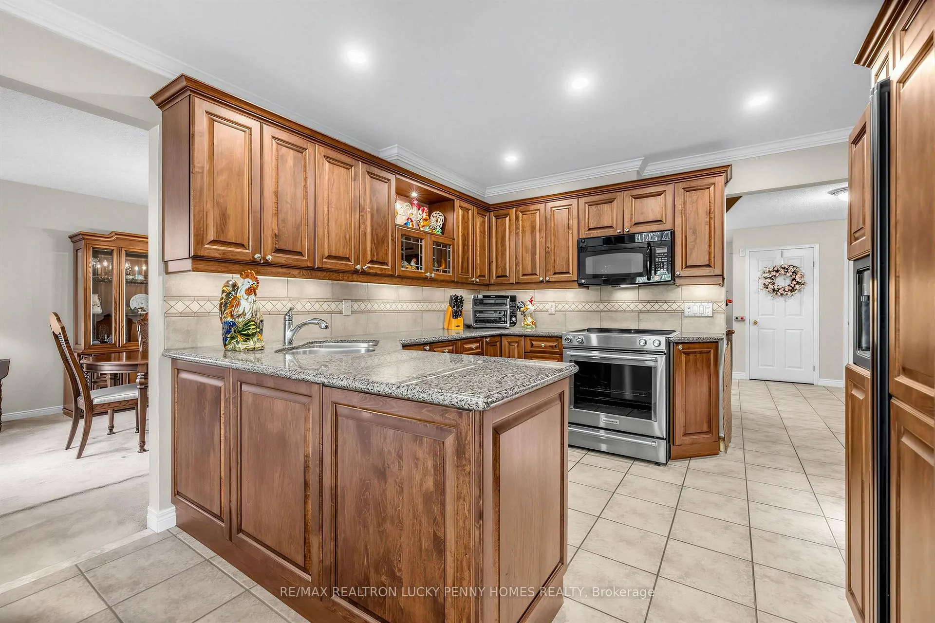 Photo 9 of 66 Marion Crescent, Markham, Raymerville — HOMEH