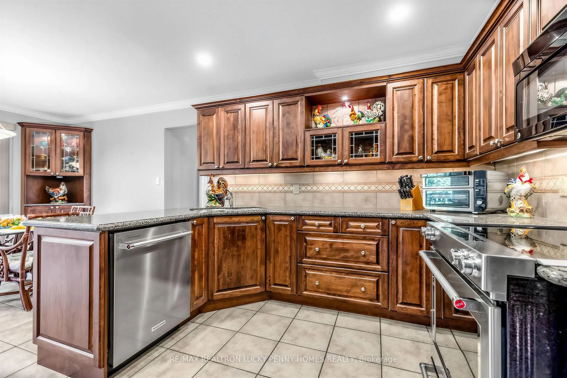 Photo 11 of 66 Marion Crescent, Markham, Raymerville — HOMEH