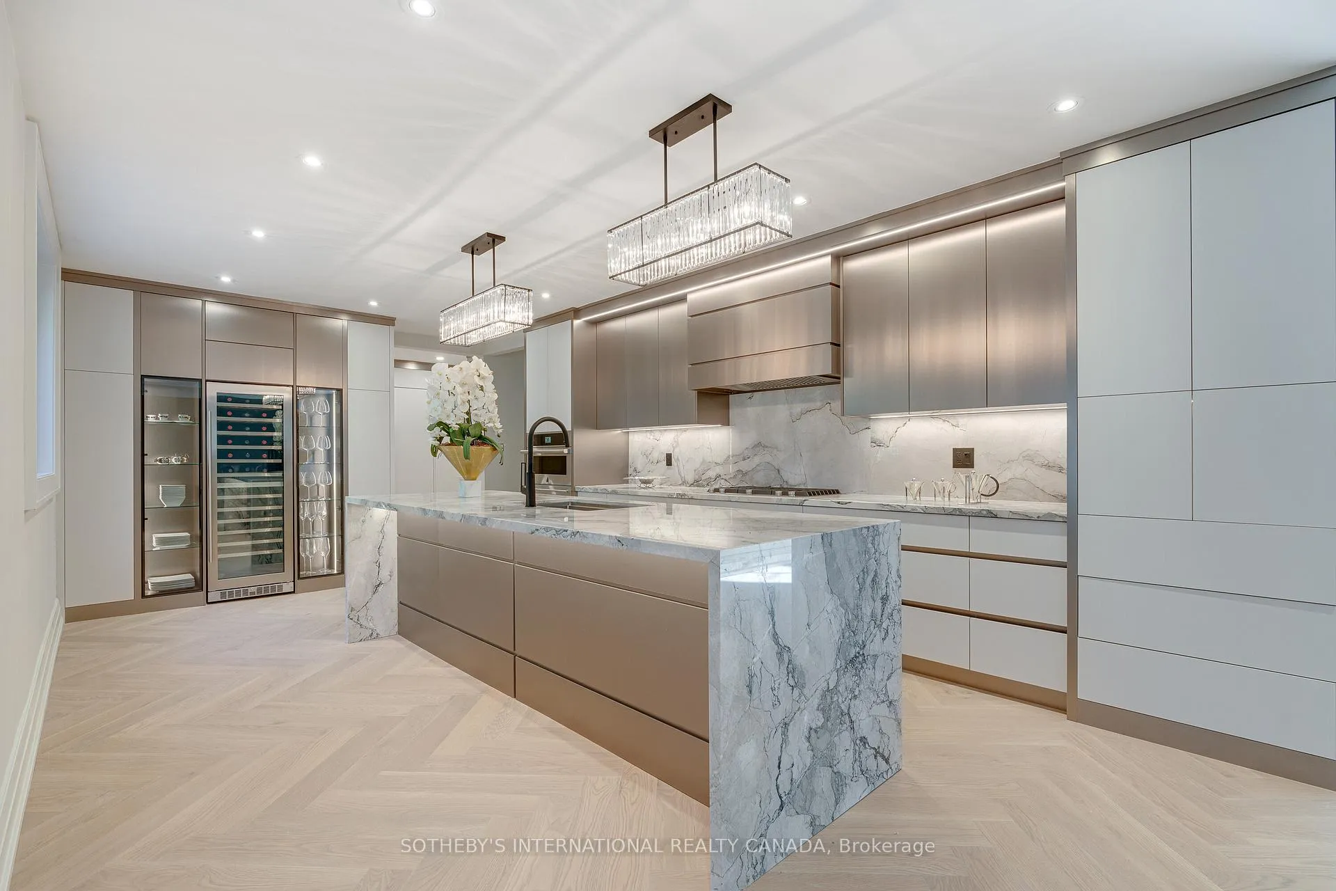 Photo 6 of 85 Cowan Drive, Vaughan, East Woodbridge — HOMEH