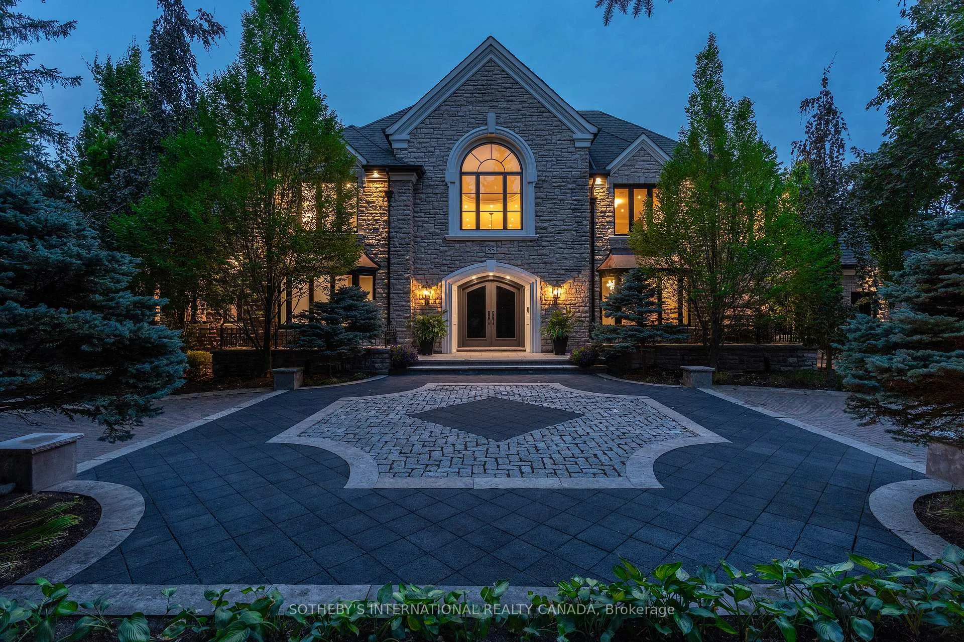 Photo 2 of 85 Cowan Drive, Vaughan, East Woodbridge — HOMEH