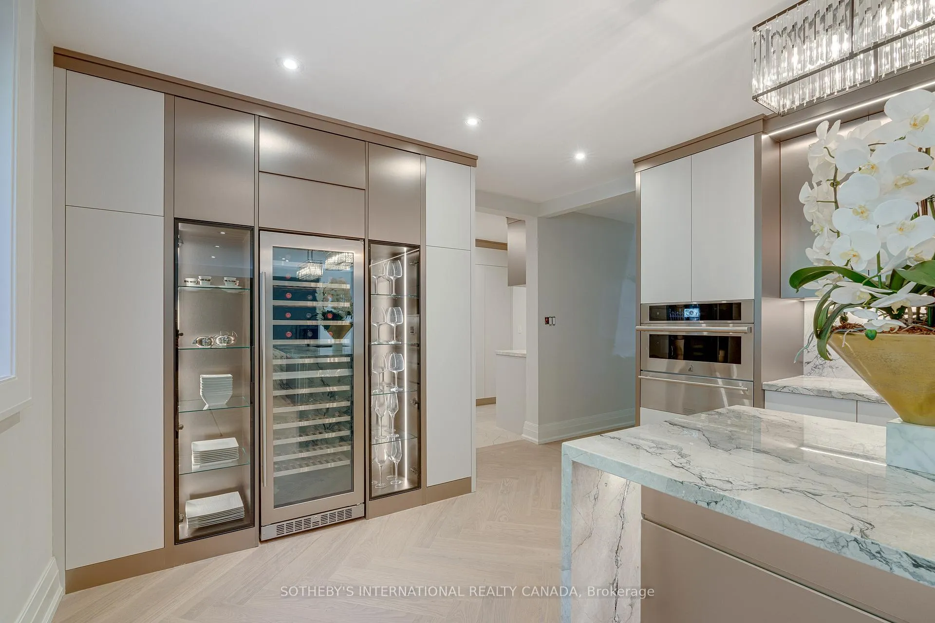 Photo 7 of 85 Cowan Drive, Vaughan, East Woodbridge — HOMEH