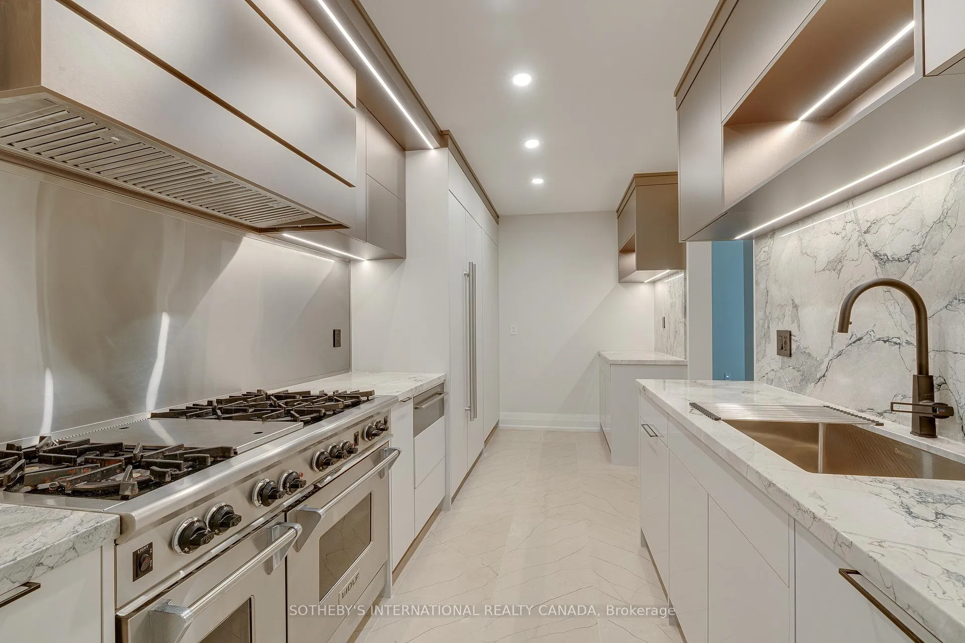 Photo 8 of 85 Cowan Drive, Vaughan, East Woodbridge — HOMEH