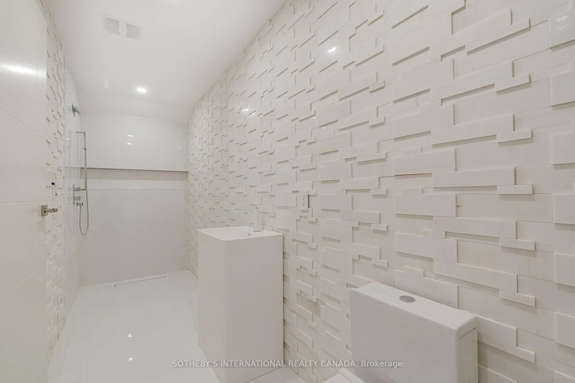 Photo 29 of 85 Cowan Drive, Vaughan, East Woodbridge — HOMEH