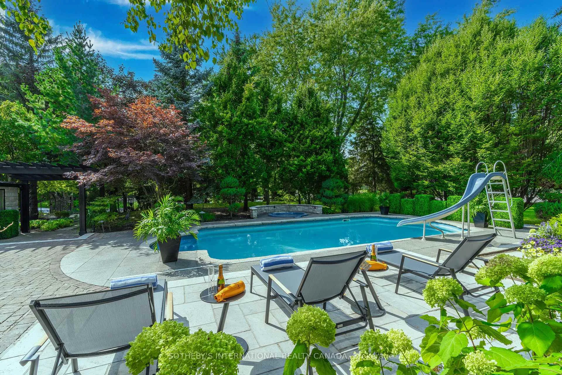Photo 33 of 85 Cowan Drive, Vaughan, East Woodbridge — HOMEH