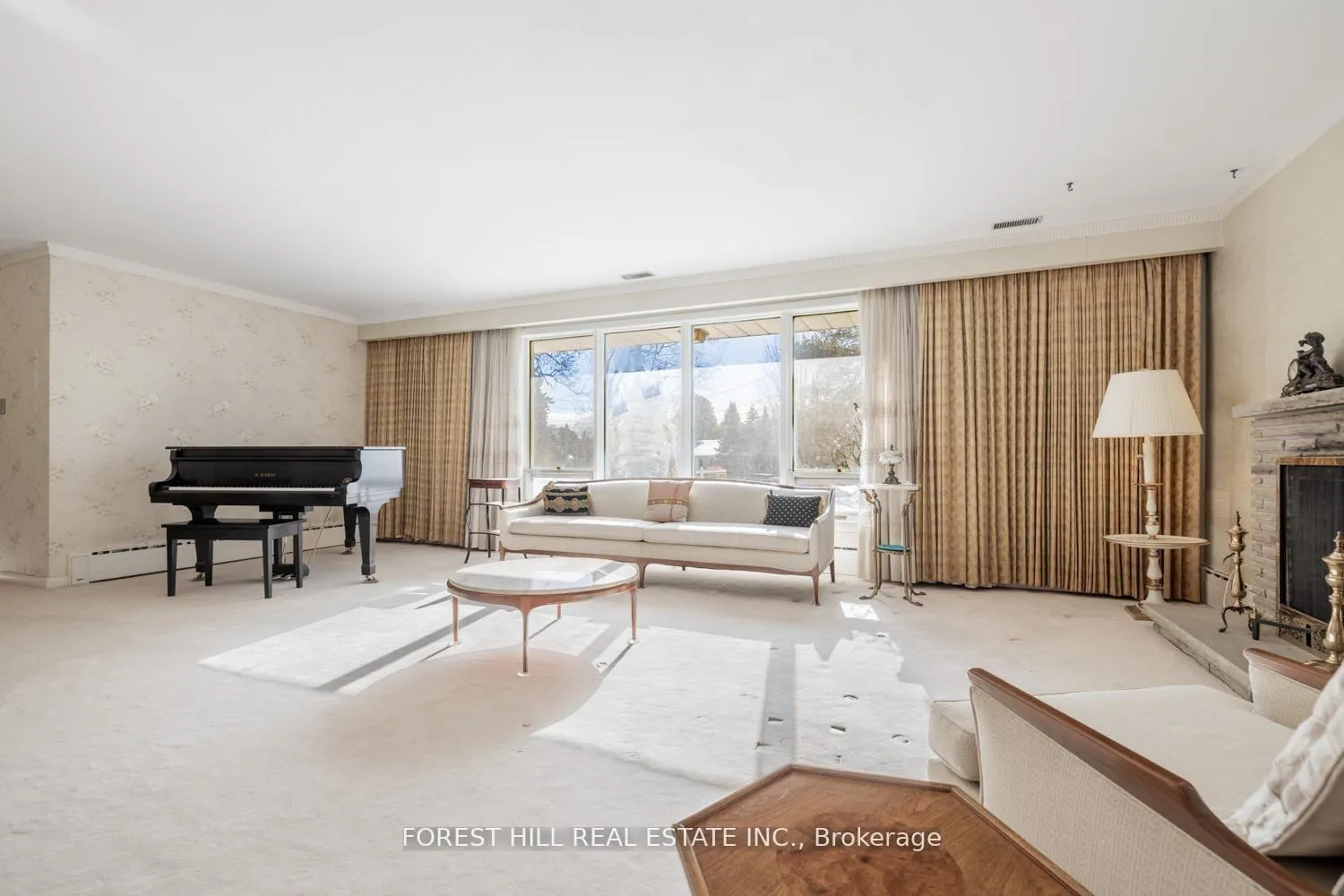 Photo 4 of 5 Bachelor Place, North York, St. Andrew-Windfields — HOMEH