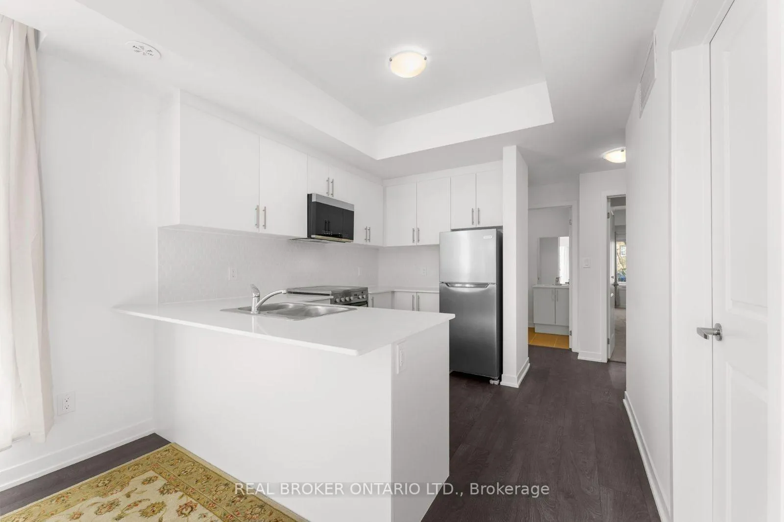 Photo 4 of Unit 5, 16 Marquette Avenue, Toronto, Englemount-Lawrence — HOMEH