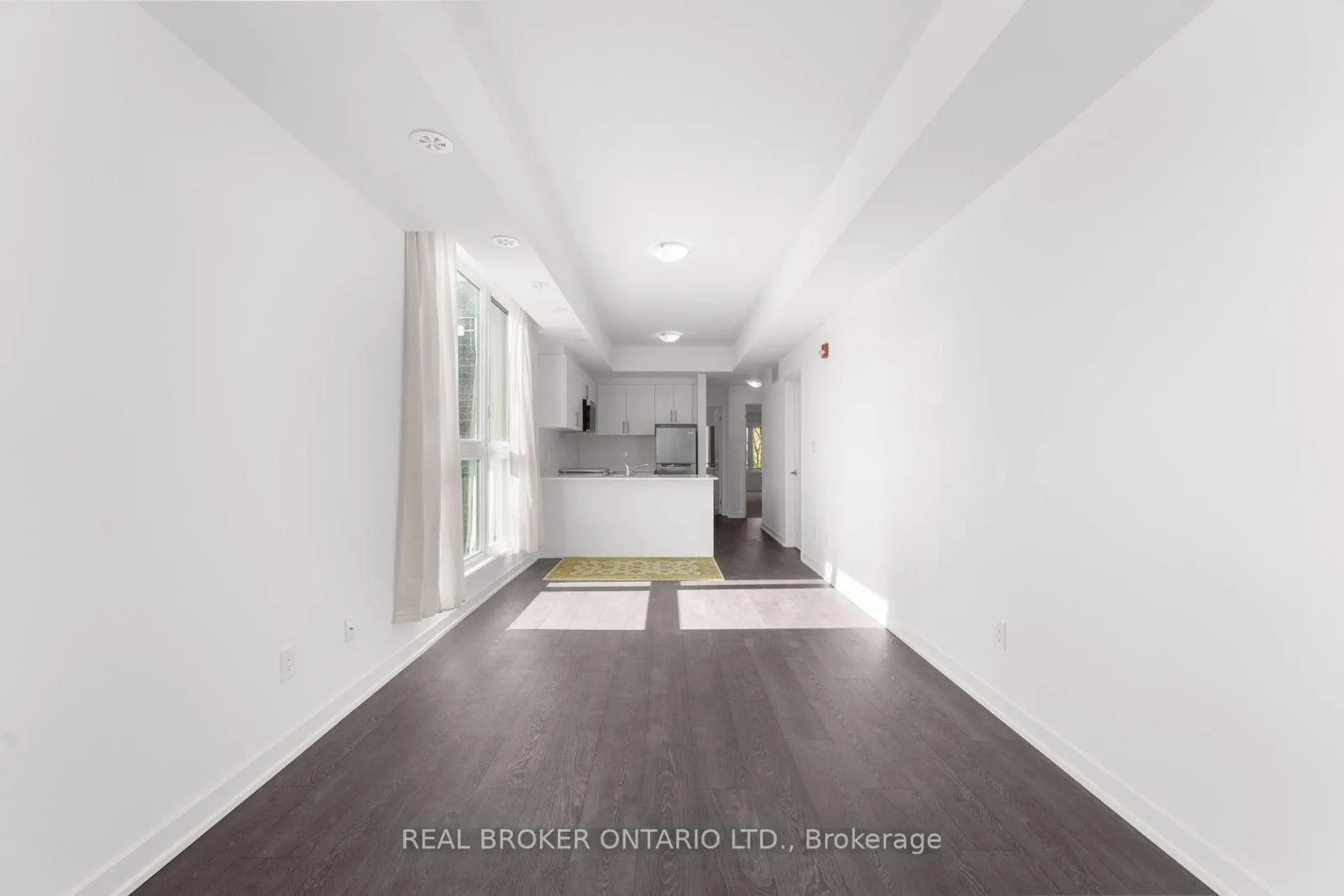 Photo 6 of Unit 5, 16 Marquette Avenue, Toronto, Englemount-Lawrence — HOMEH