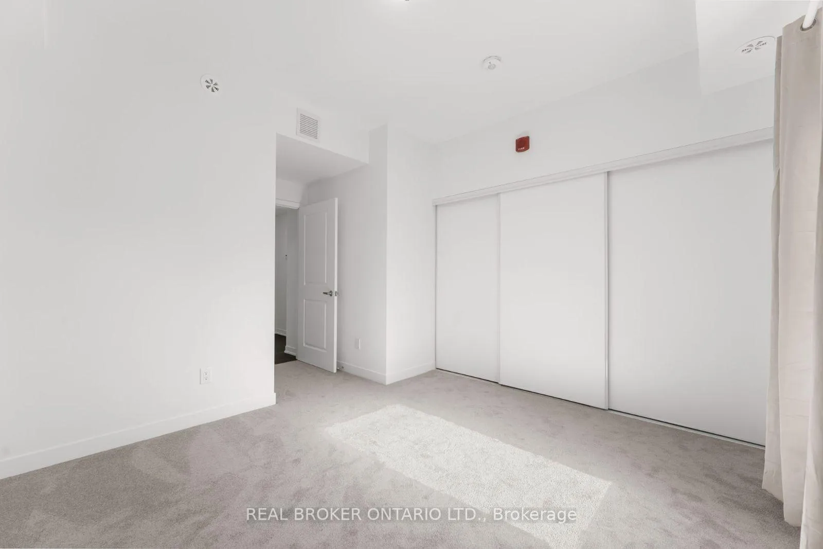 Photo 9 of Unit 5, 16 Marquette Avenue, Toronto, Englemount-Lawrence — HOMEH