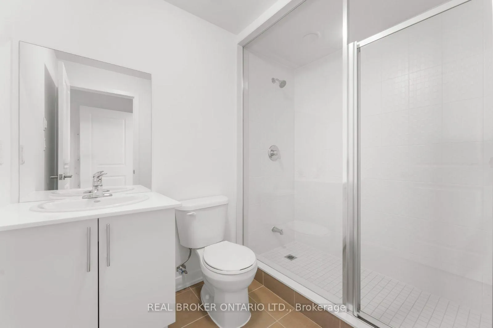 Photo 10 of Unit 5, 16 Marquette Avenue, Toronto, Englemount-Lawrence — HOMEH