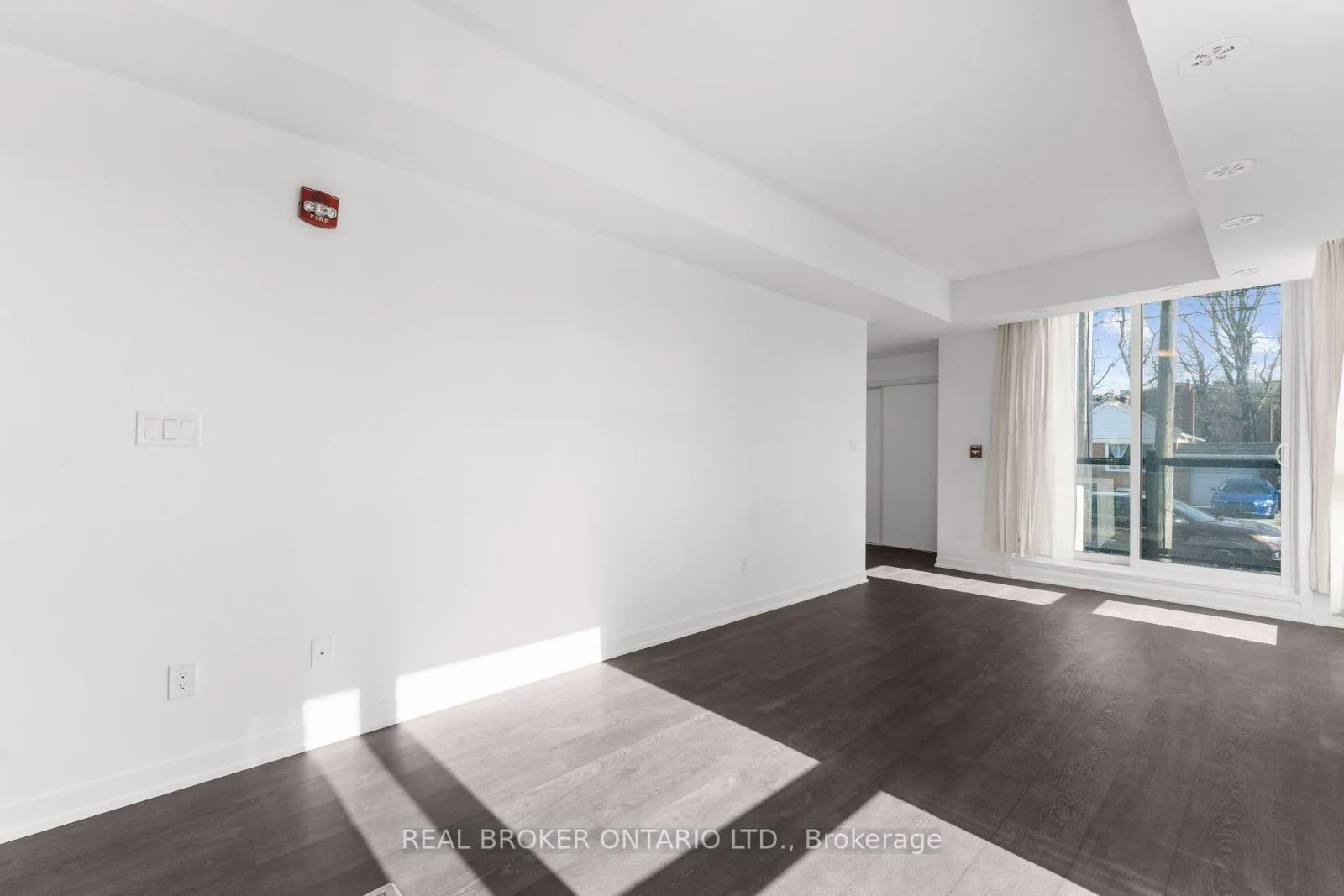 Photo 14 of Unit 5, 16 Marquette Avenue, Toronto, Englemount-Lawrence — HOMEH
