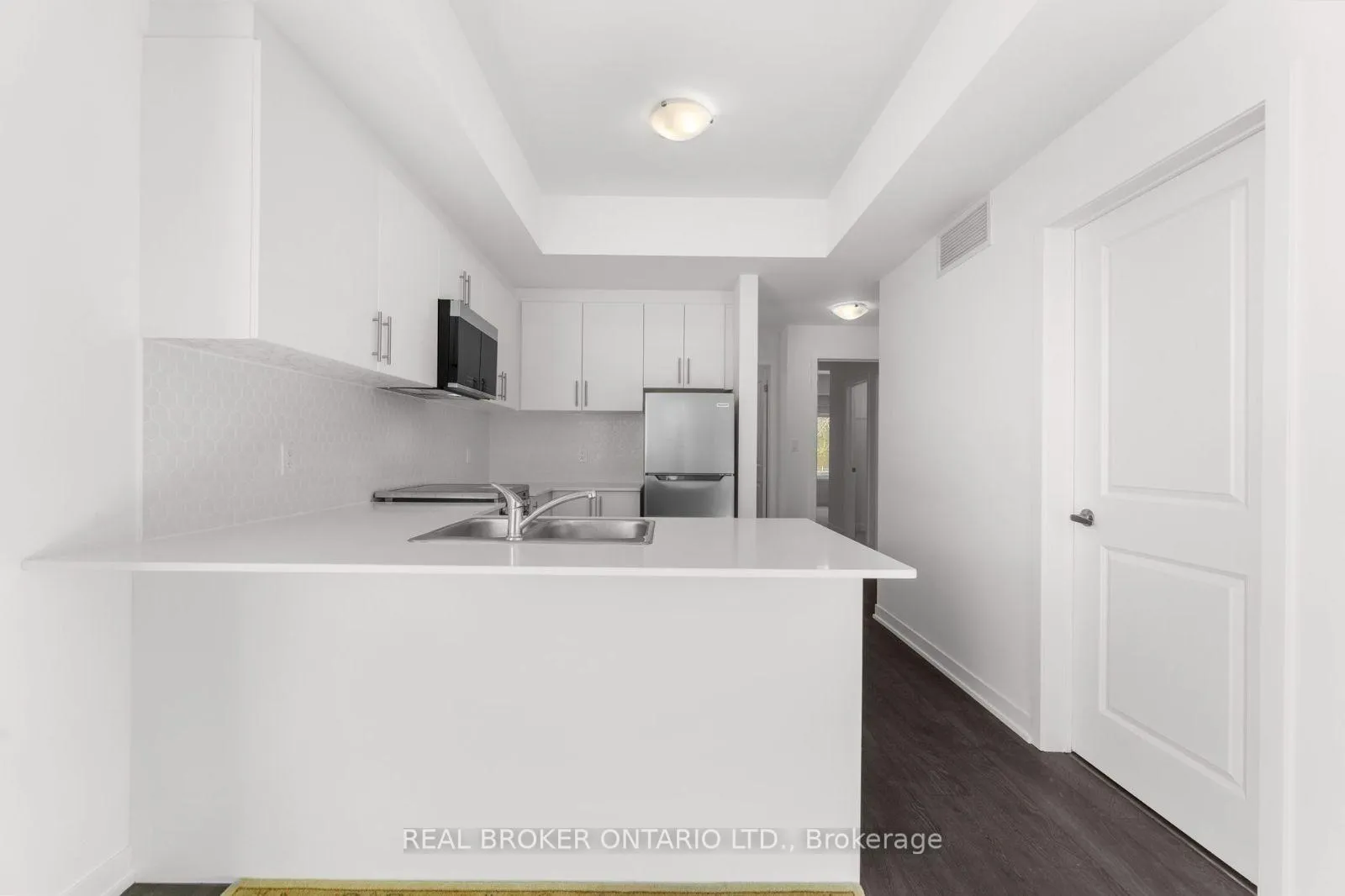 Photo 19 of Unit 5, 16 Marquette Avenue, Toronto, Englemount-Lawrence — HOMEH