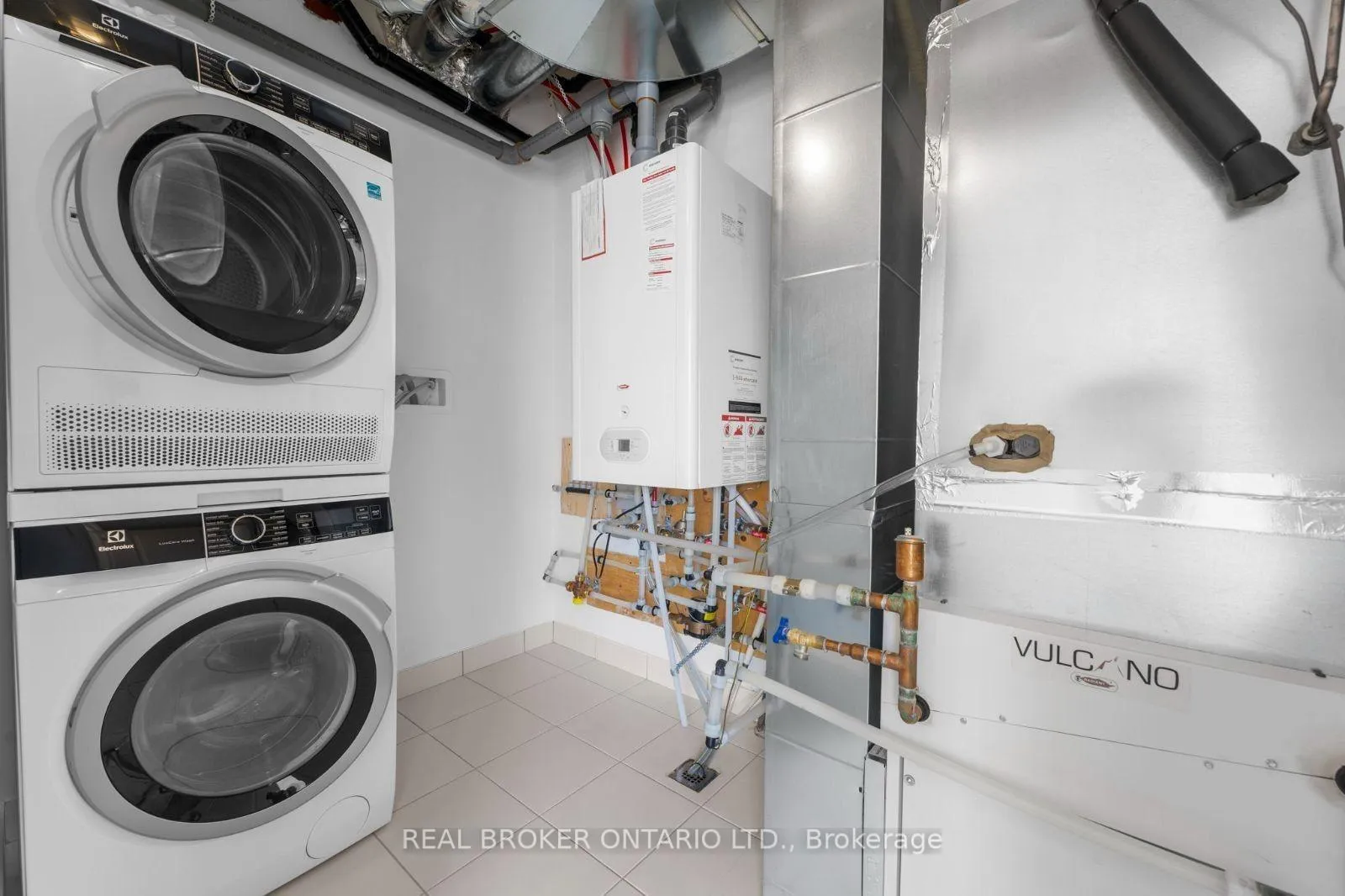 Photo 22 of Unit 5, 16 Marquette Avenue, Toronto, Englemount-Lawrence — HOMEH