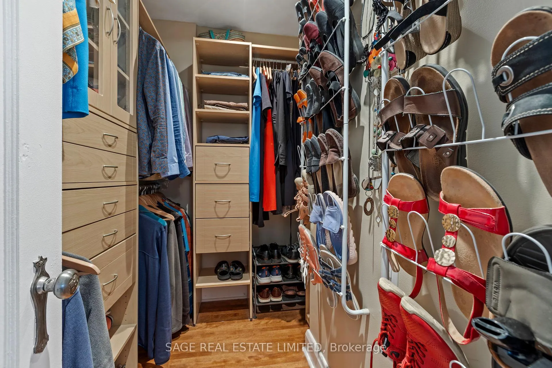 Photo 18 of 93 Ridge Hill Drive, Toronto, Forest Hill North — HOMEH