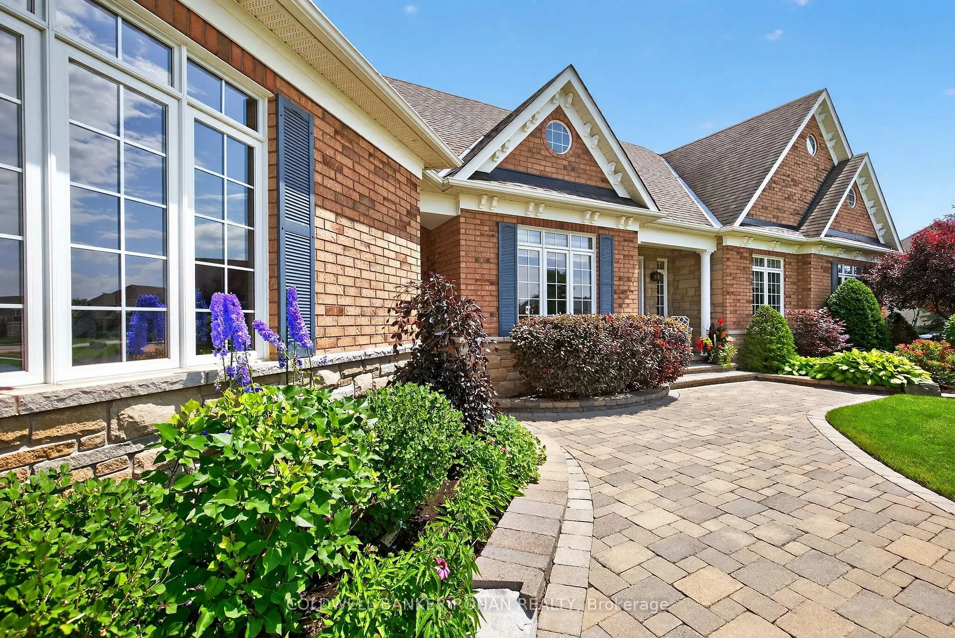 Photo 3 of 32 Underhill Court, Essa, Rural Essa — HOMEH