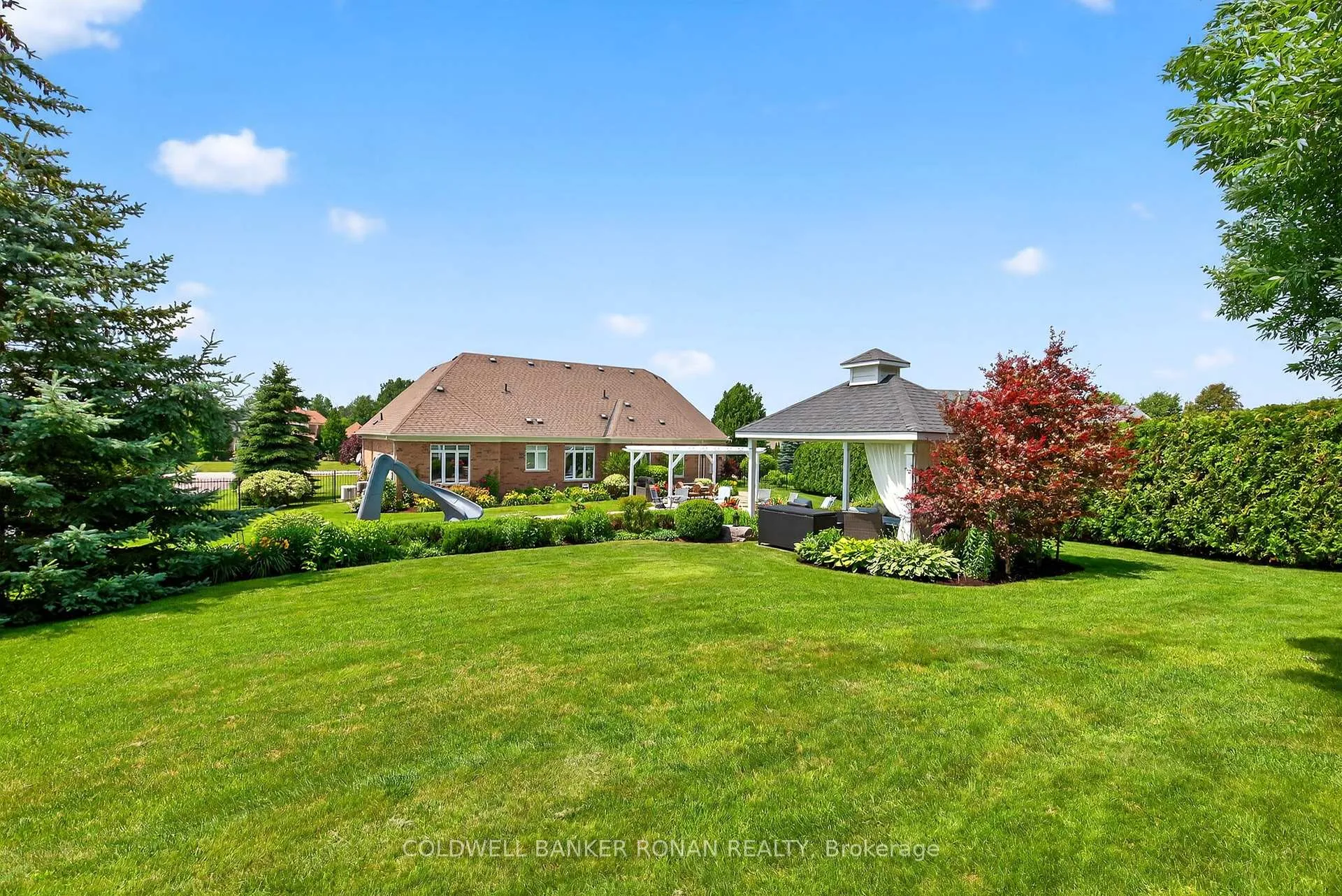 Photo 10 of 32 Underhill Court, Essa, Rural Essa — HOMEH