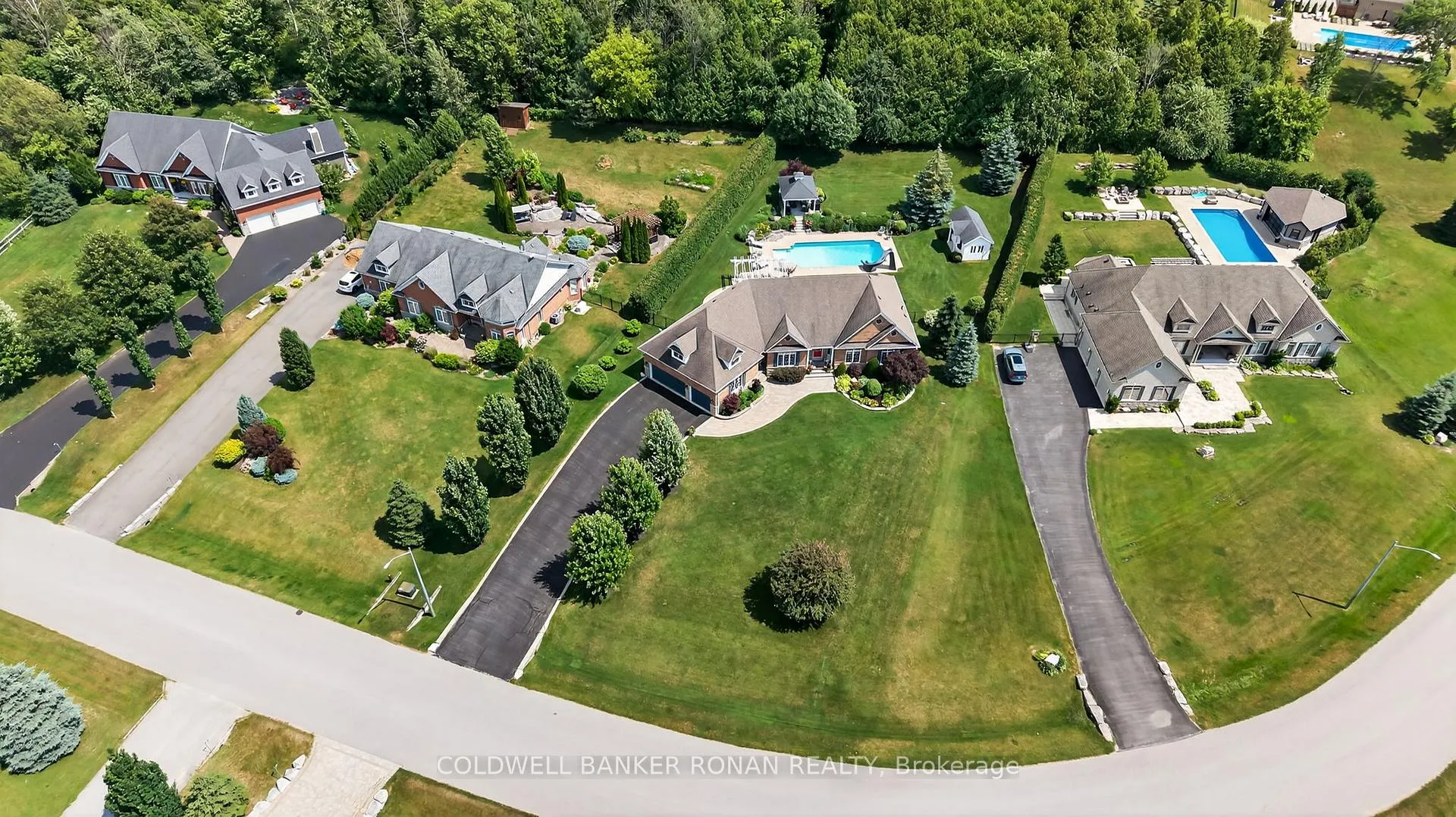 Photo 15 of 32 Underhill Court, Essa, Rural Essa — HOMEH