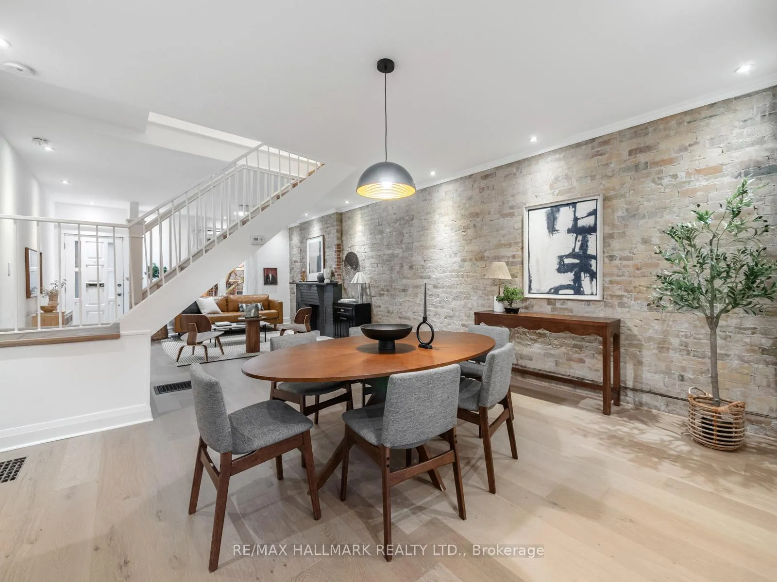 Photo 15 of 24 Richard Avenue, Toronto, Greenwood-Coxwell — HOMEH
