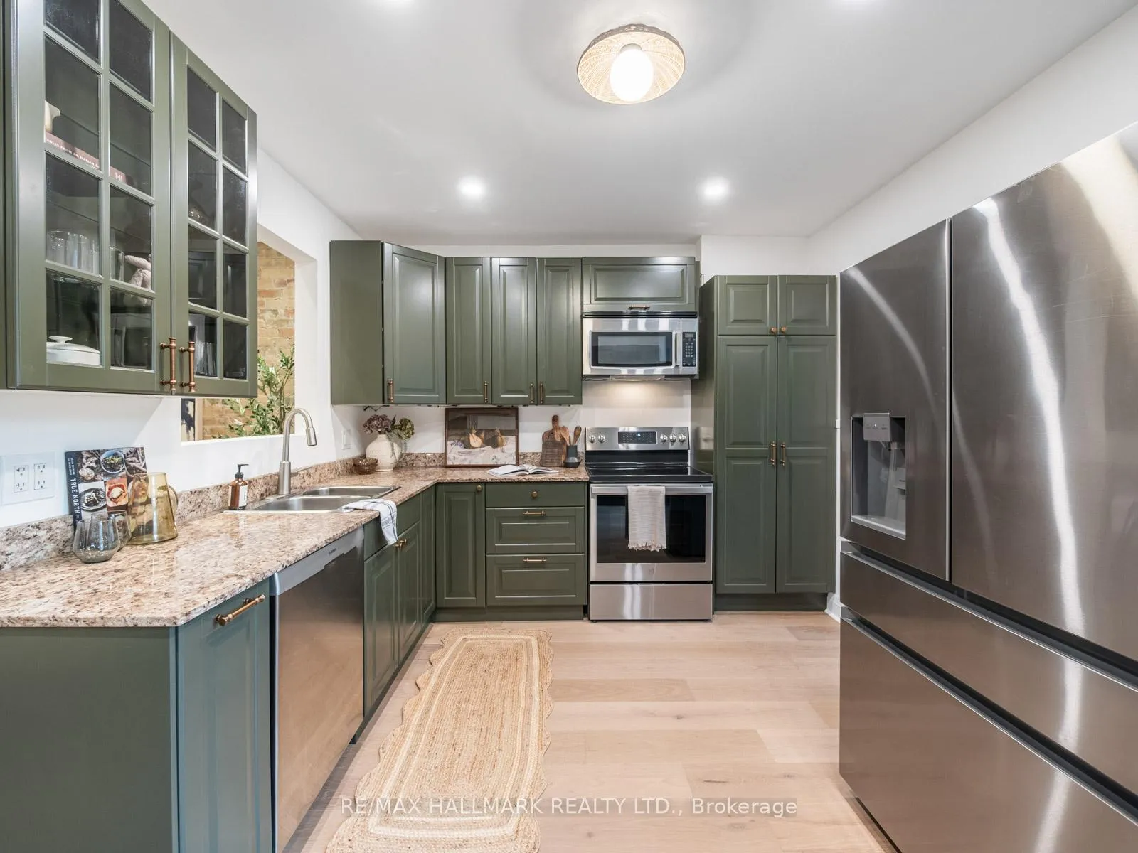 Photo 17 of 24 Richard Avenue, Toronto, Greenwood-Coxwell — HOMEH