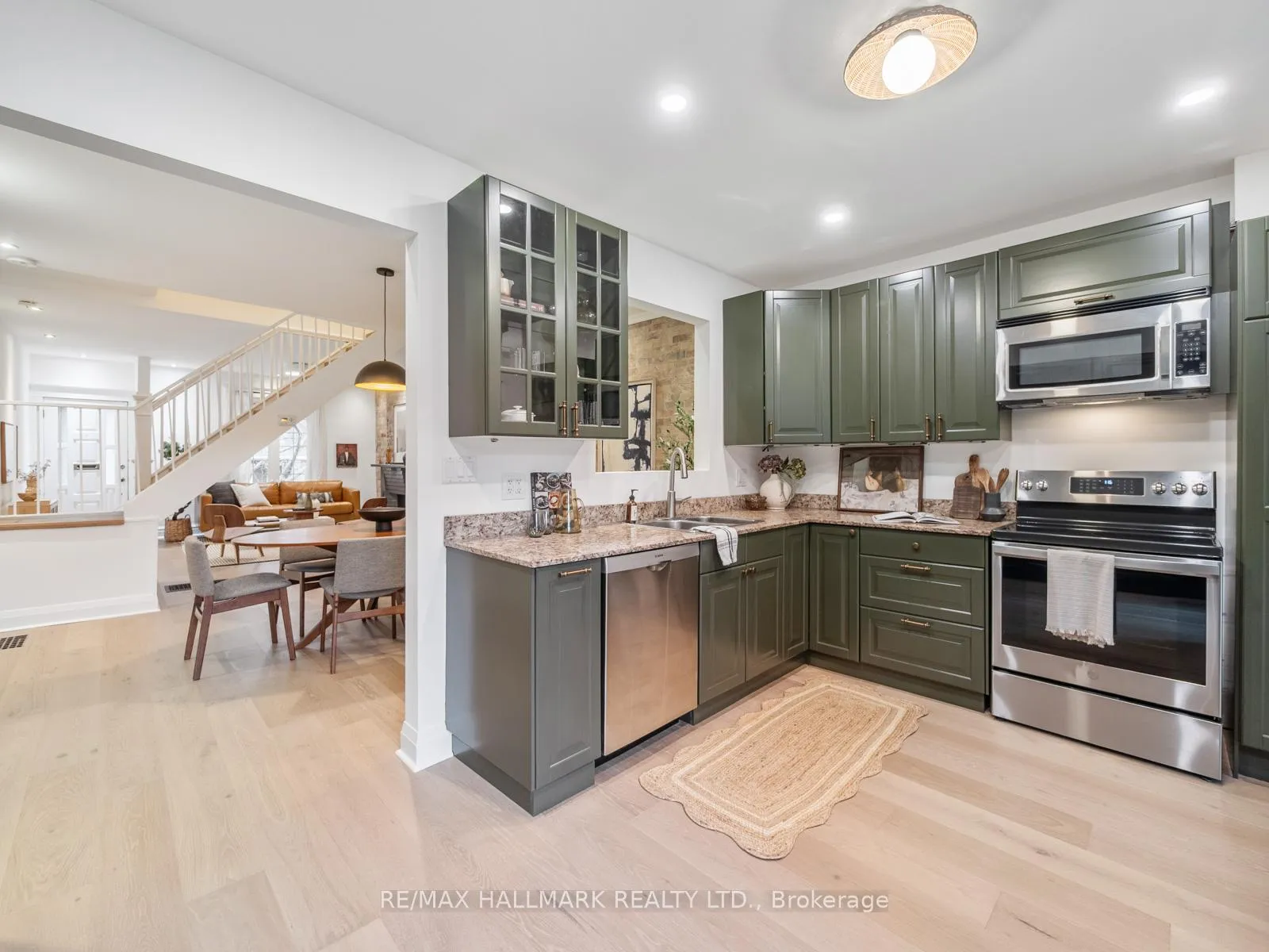 Photo 18 of 24 Richard Avenue, Toronto, Greenwood-Coxwell — HOMEH