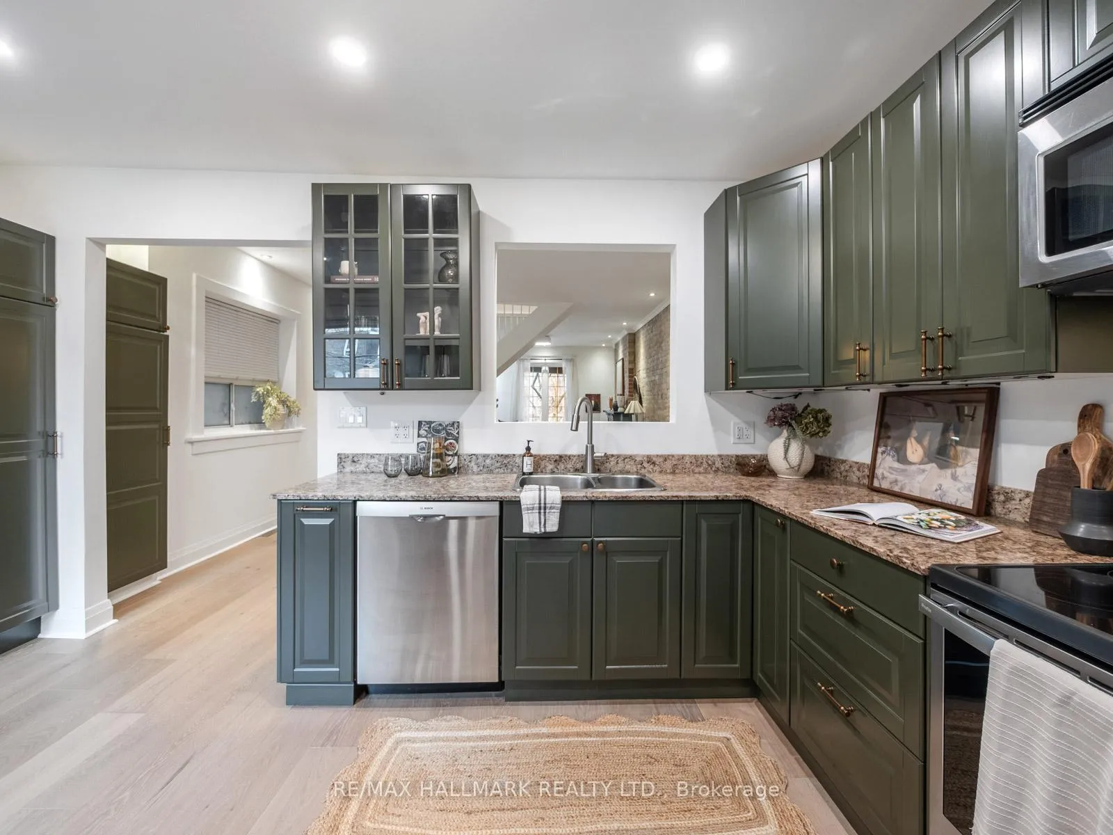 Photo 19 of 24 Richard Avenue, Toronto, Greenwood-Coxwell — HOMEH