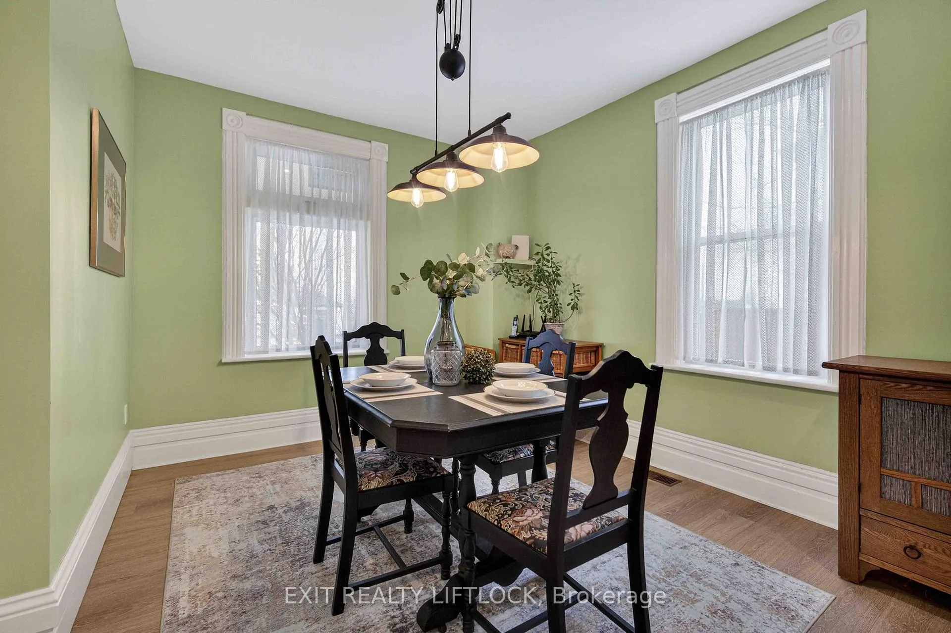 Photo 6 of 2464 Queen Mary Street, Cavan Monaghan, Cavan Twp — HOMEH