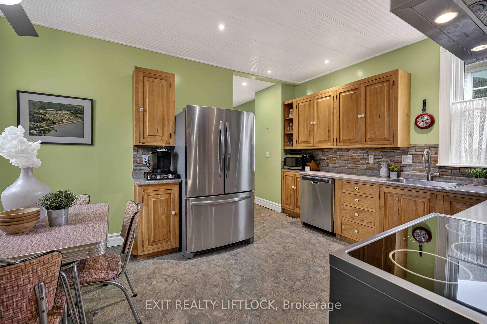 Photo 9 of 2464 Queen Mary Street, Cavan Monaghan, Cavan Twp — HOMEH