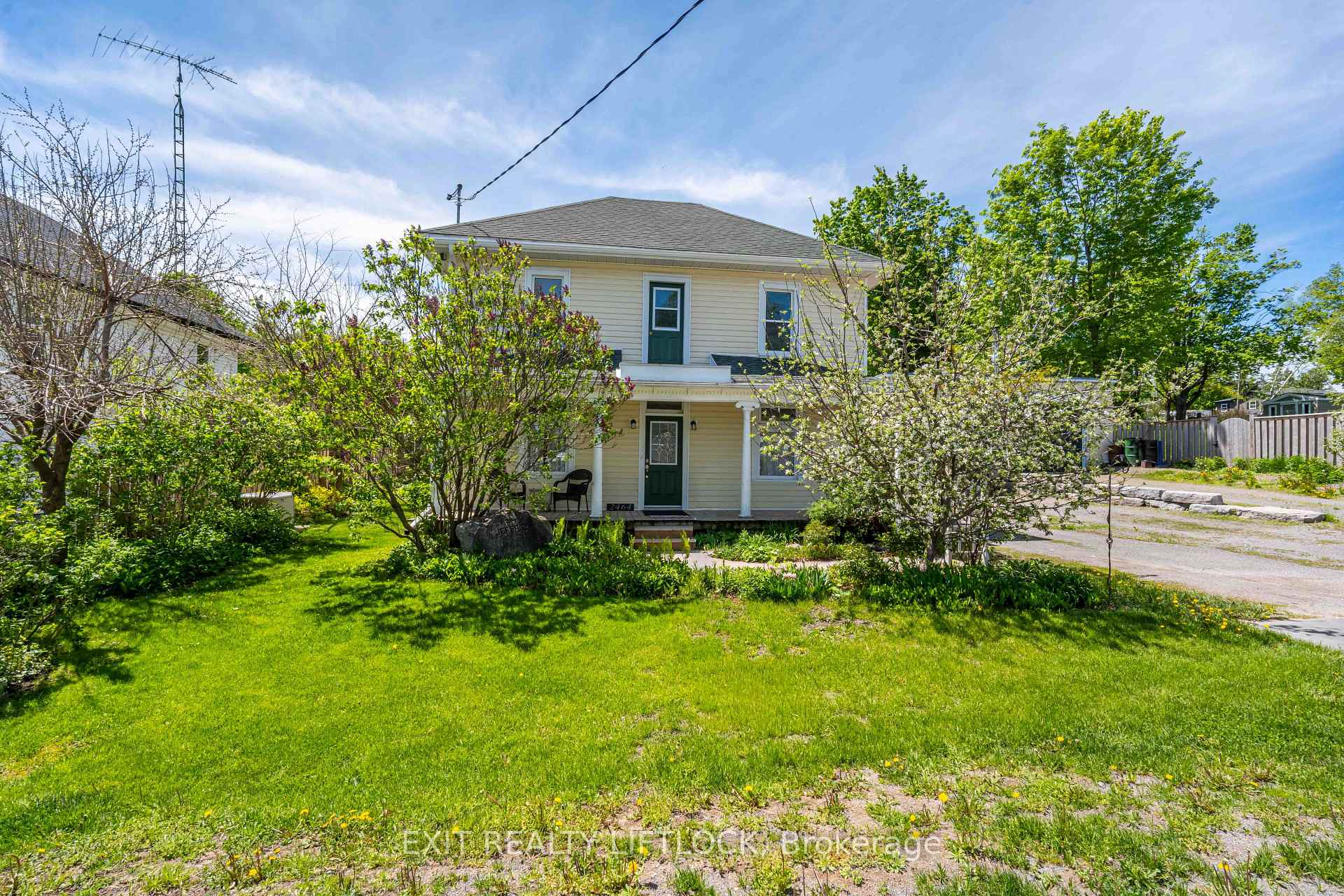 Photo 3 of 2464 Queen Mary Street, Cavan Monaghan, Cavan Twp — HOMEH