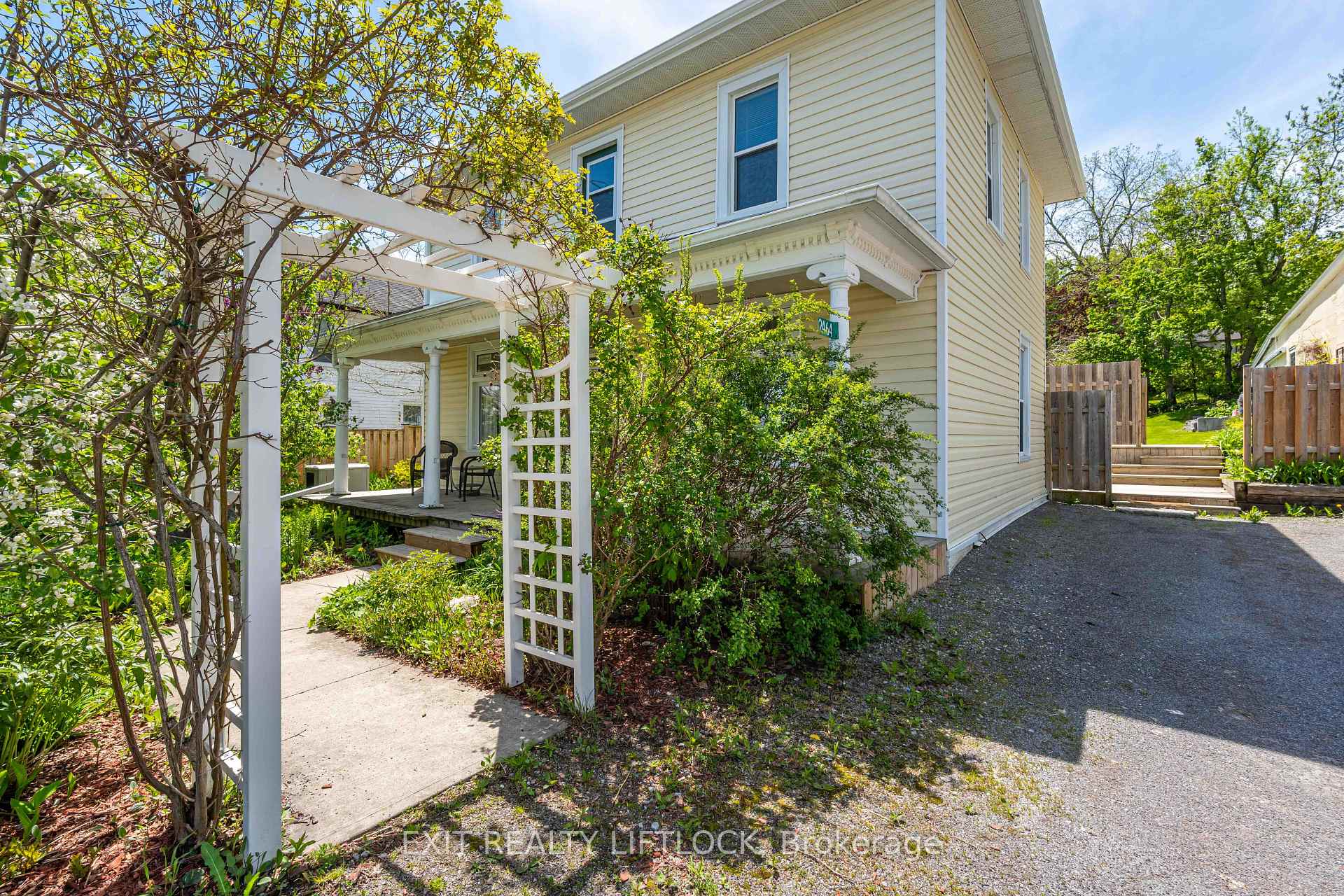 Photo 4 of 2464 Queen Mary Street, Cavan Monaghan, Cavan Twp — HOMEH