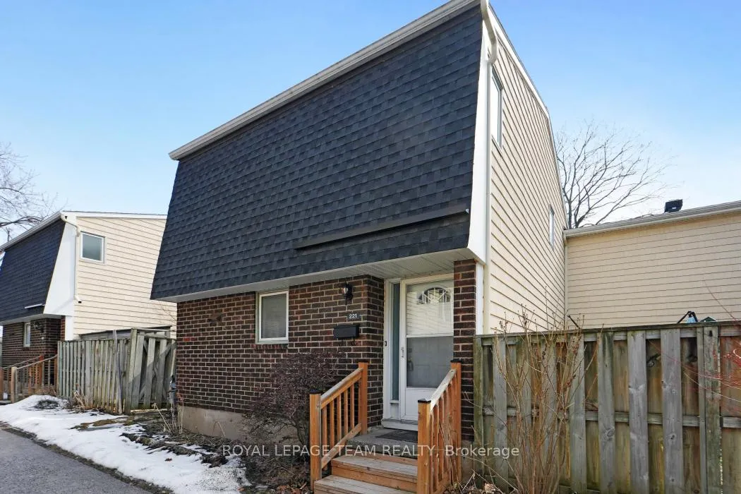 Front of 221 Petrie Lane