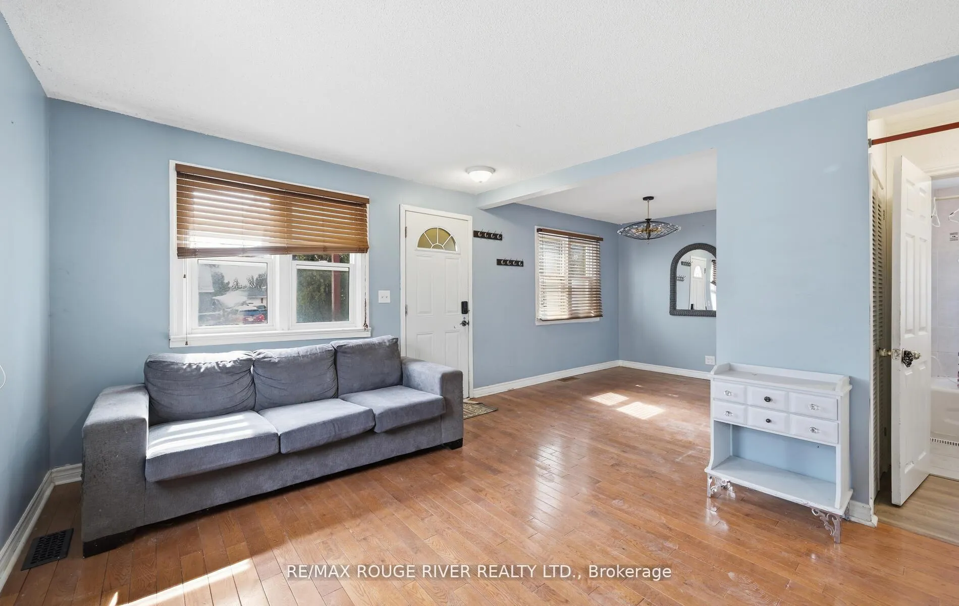 Photo 8 of 344 Elmgrove Avenue, Oshawa, Vanier — HOMEH