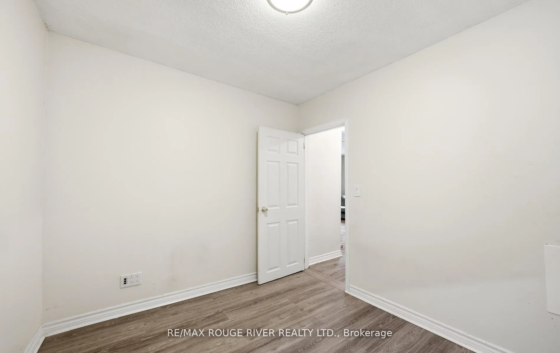 Photo 20 of 344 Elmgrove Avenue, Oshawa, Vanier — HOMEH