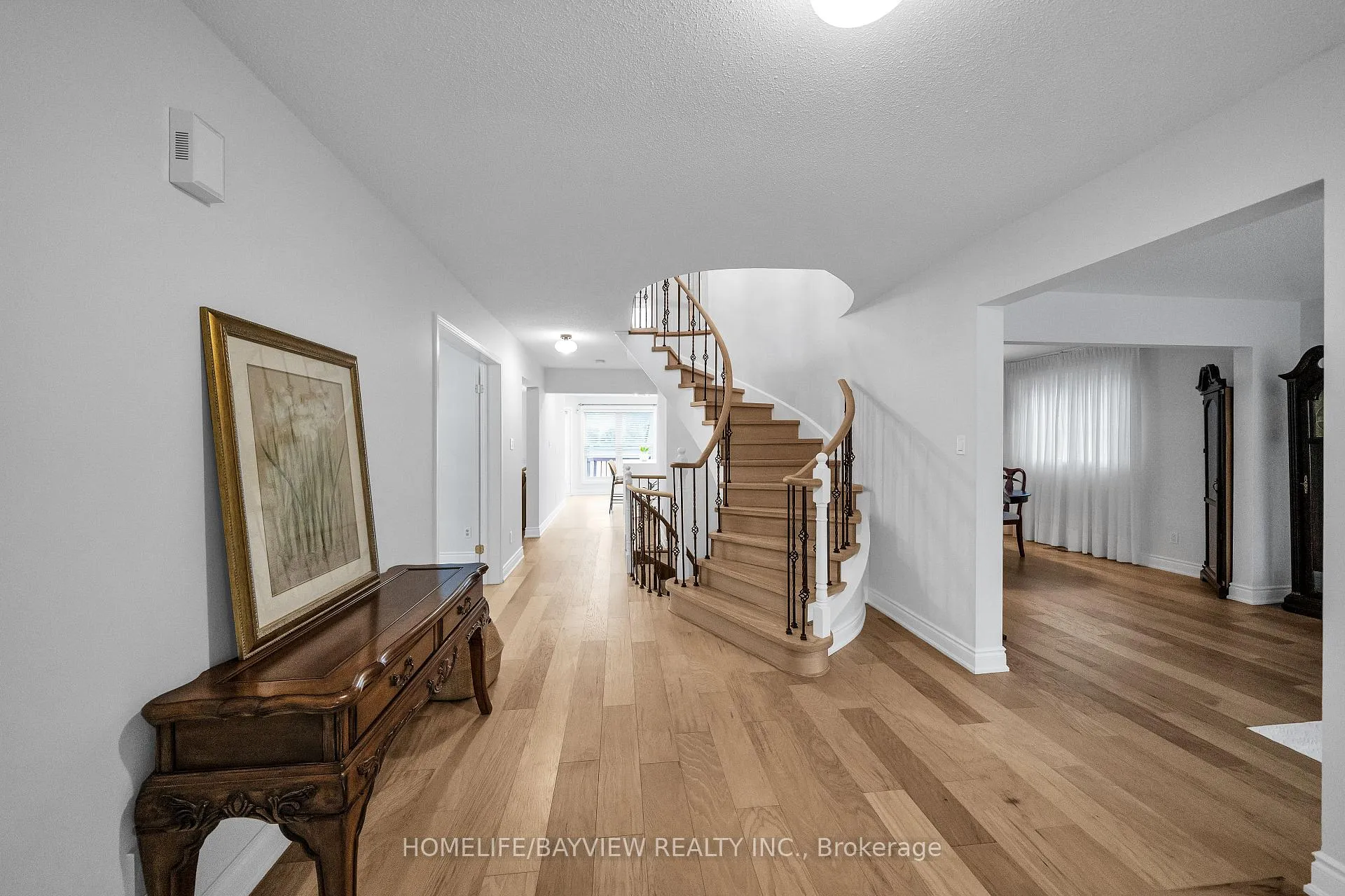 Photo 3 of 565 Sheppard Avenue, Pickering, Woodlands — HOMEH