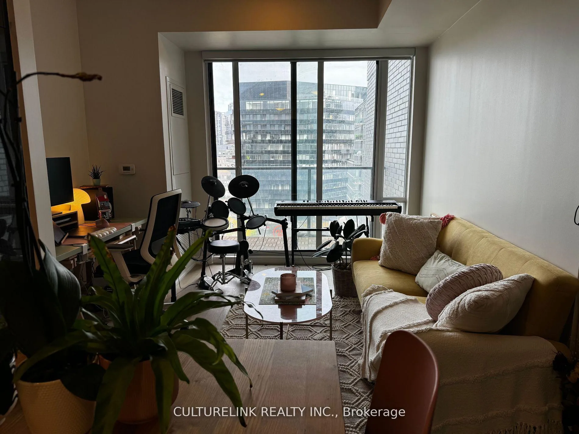 Photo 2 of Unit S915, 120 Bayview Avenue, Toronto, Waterfront Communities — HOMEH
