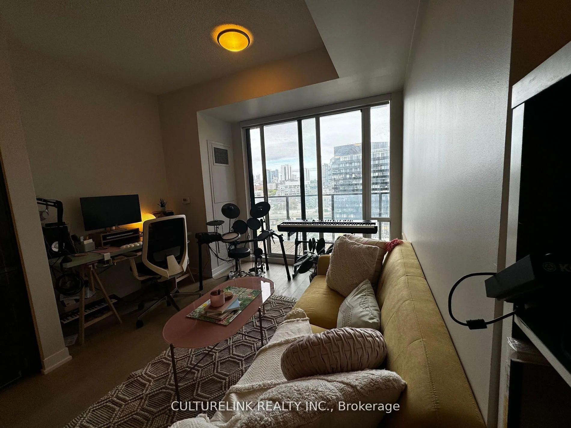 Photo 6 of Unit S915, 120 Bayview Avenue, Toronto, Waterfront Communities — HOMEH