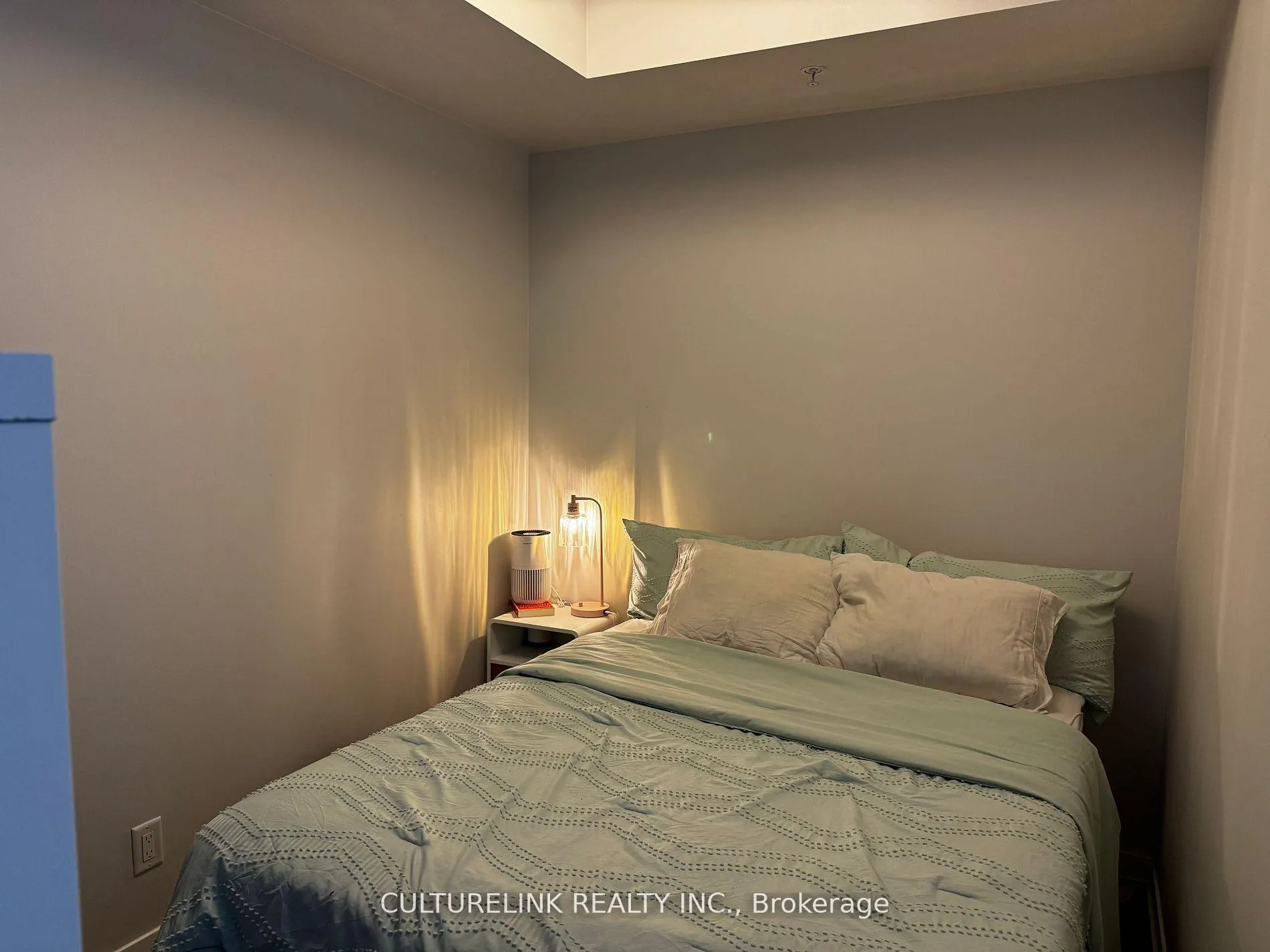 Photo 10 of Unit S915, 120 Bayview Avenue, Toronto, Waterfront Communities — HOMEH