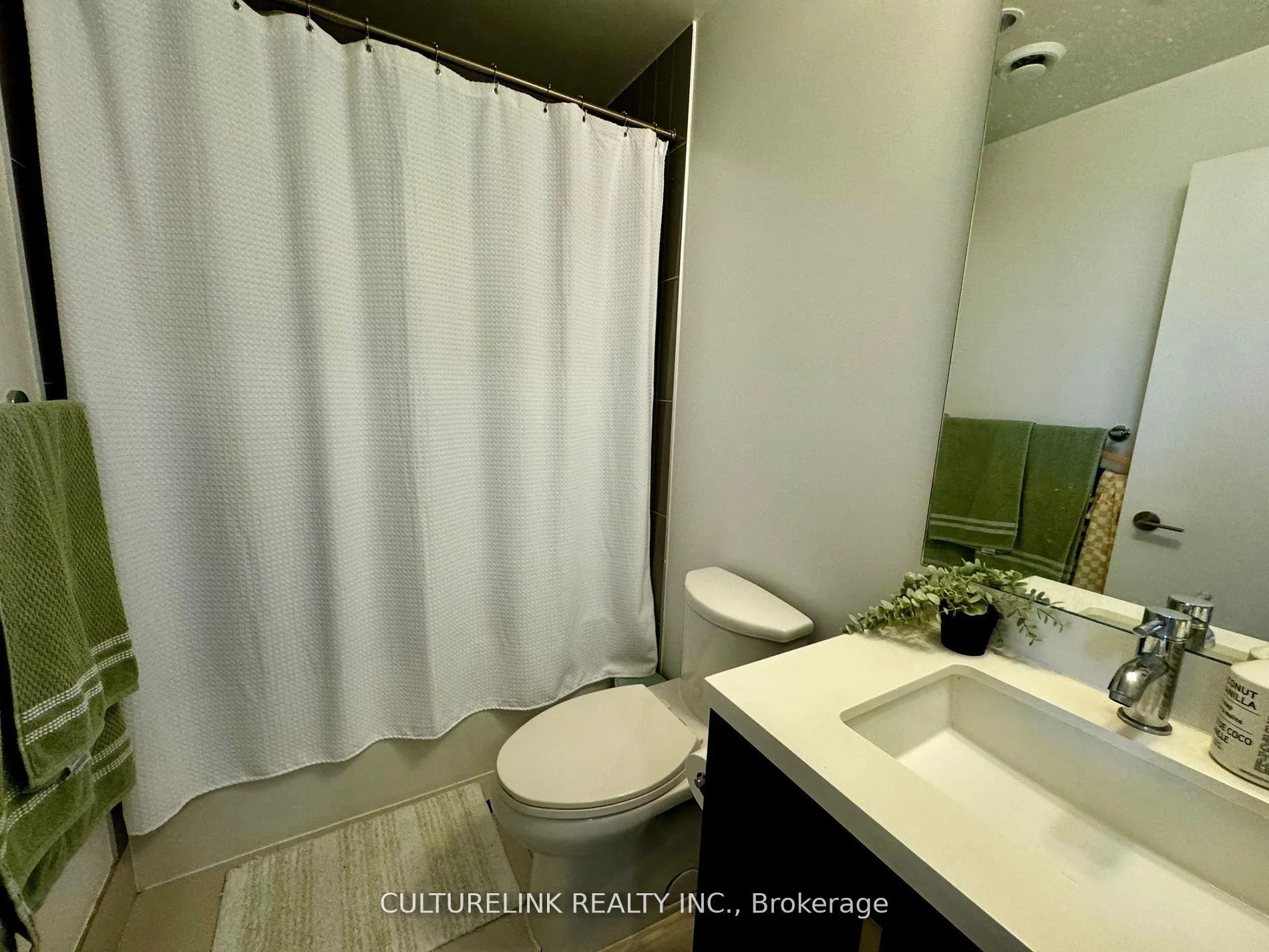 Photo 11 of Unit S915, 120 Bayview Avenue, Toronto, Waterfront Communities — HOMEH